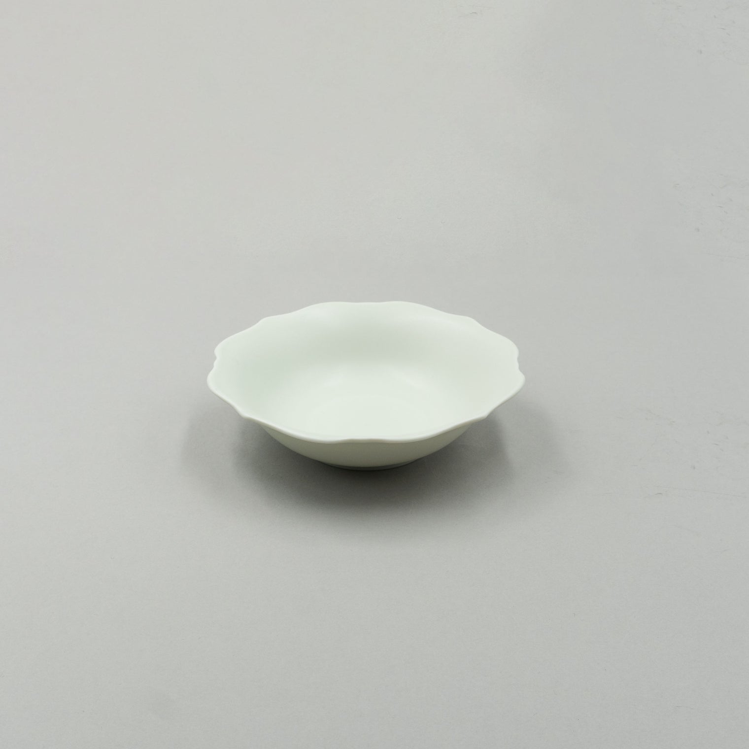 Megumi Ryoka Blue White Bowl, 14.6cm x 3.8cm