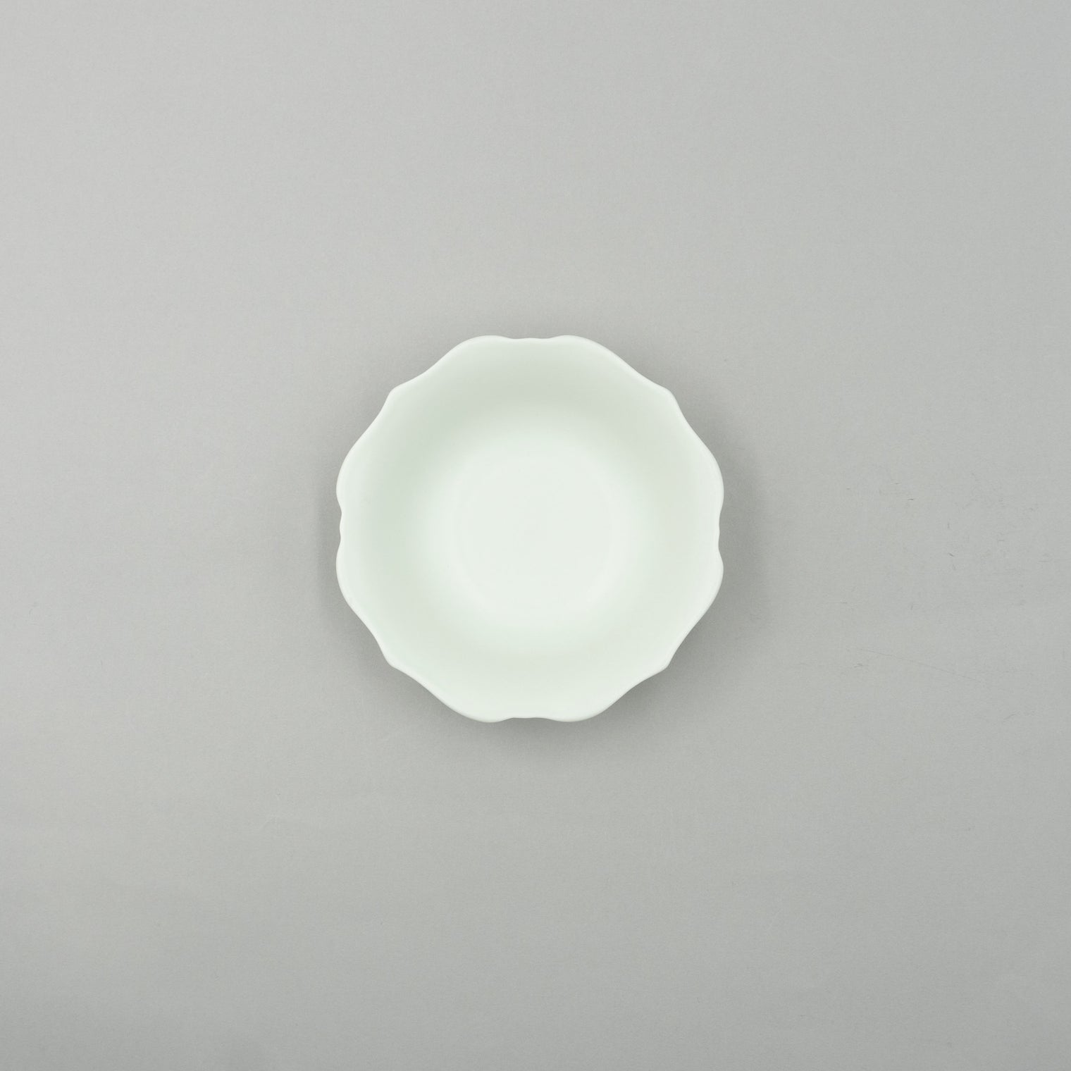 Megumi Ryoka Blue White Bowl, 14.6cm x 3.8cm