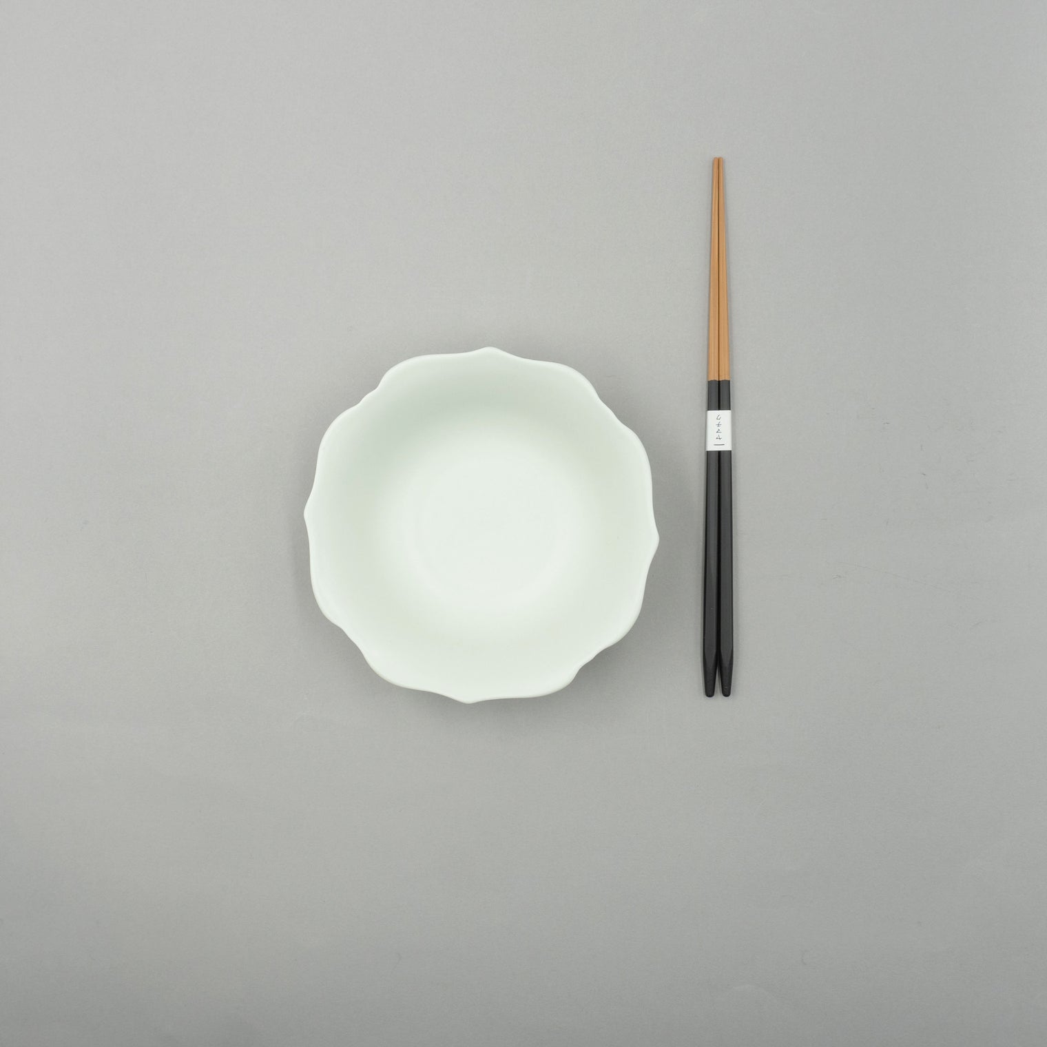 Megumi Ryoka Blue White Bowl, 14.6cm x 3.8cm