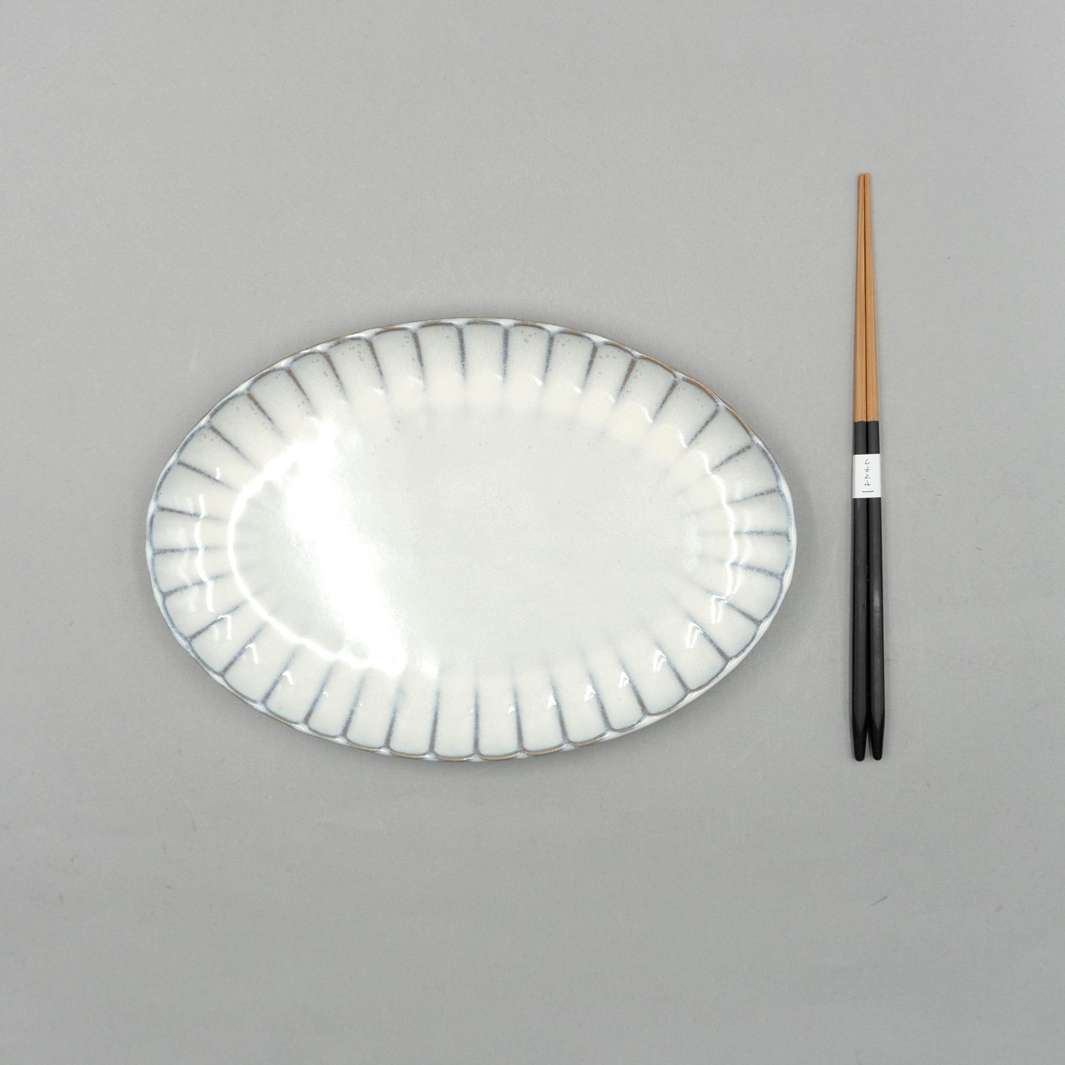 Inku Oval Plate, White, L25cm x W17.5cm x H1.7cm, Design by Sergio Herman