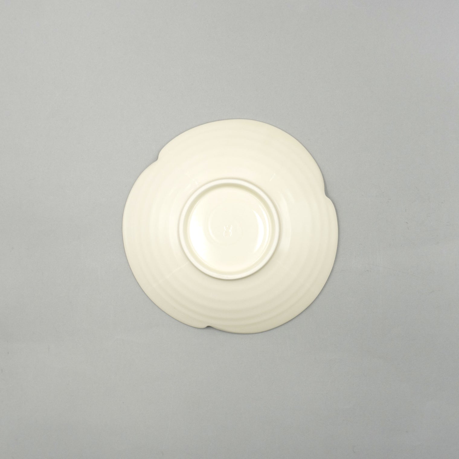 Red Mitsuwari Plate, 20cm x H4cm