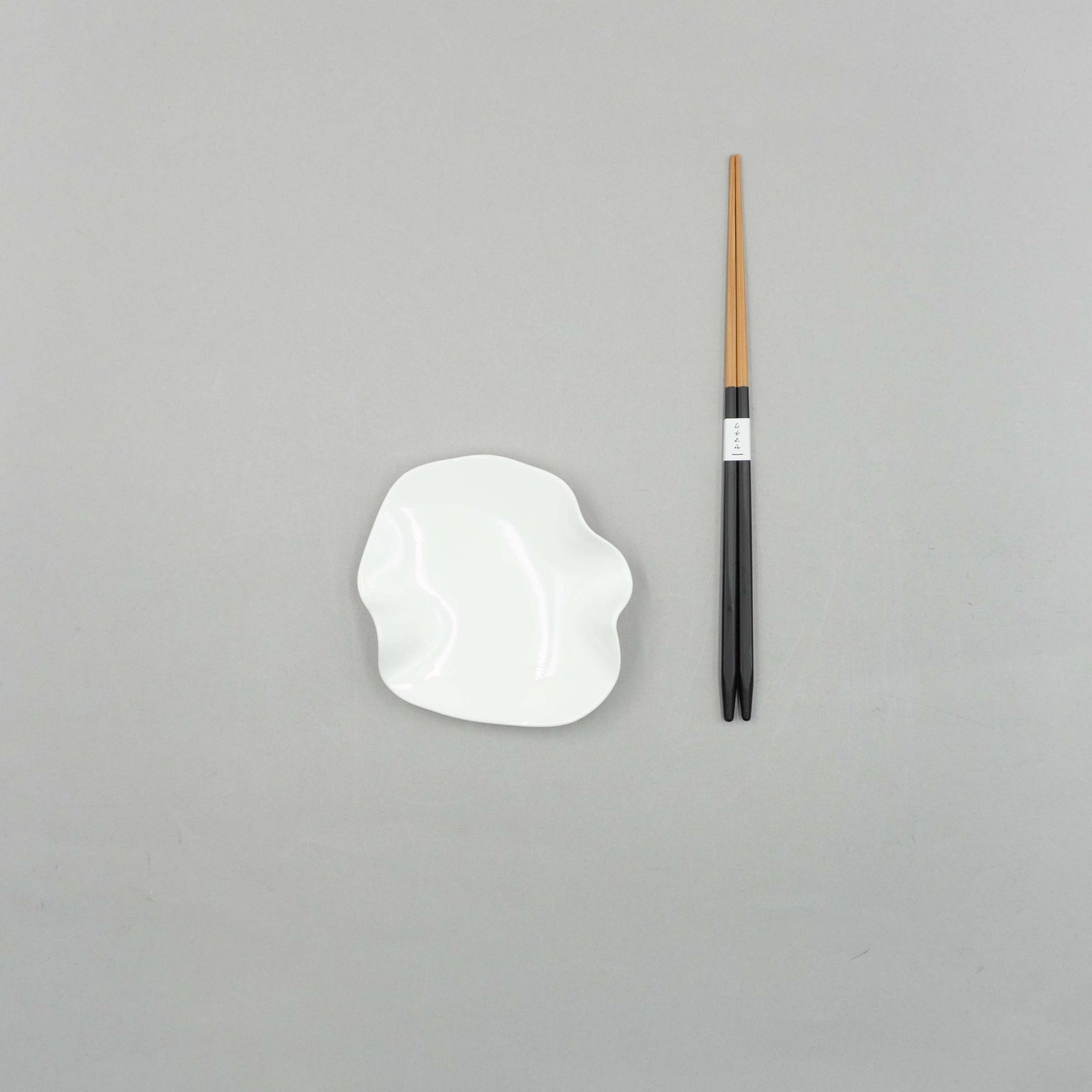 Sara III Dessert Plate, 12.2cm x H3cm, Design by Roos Van de Velde