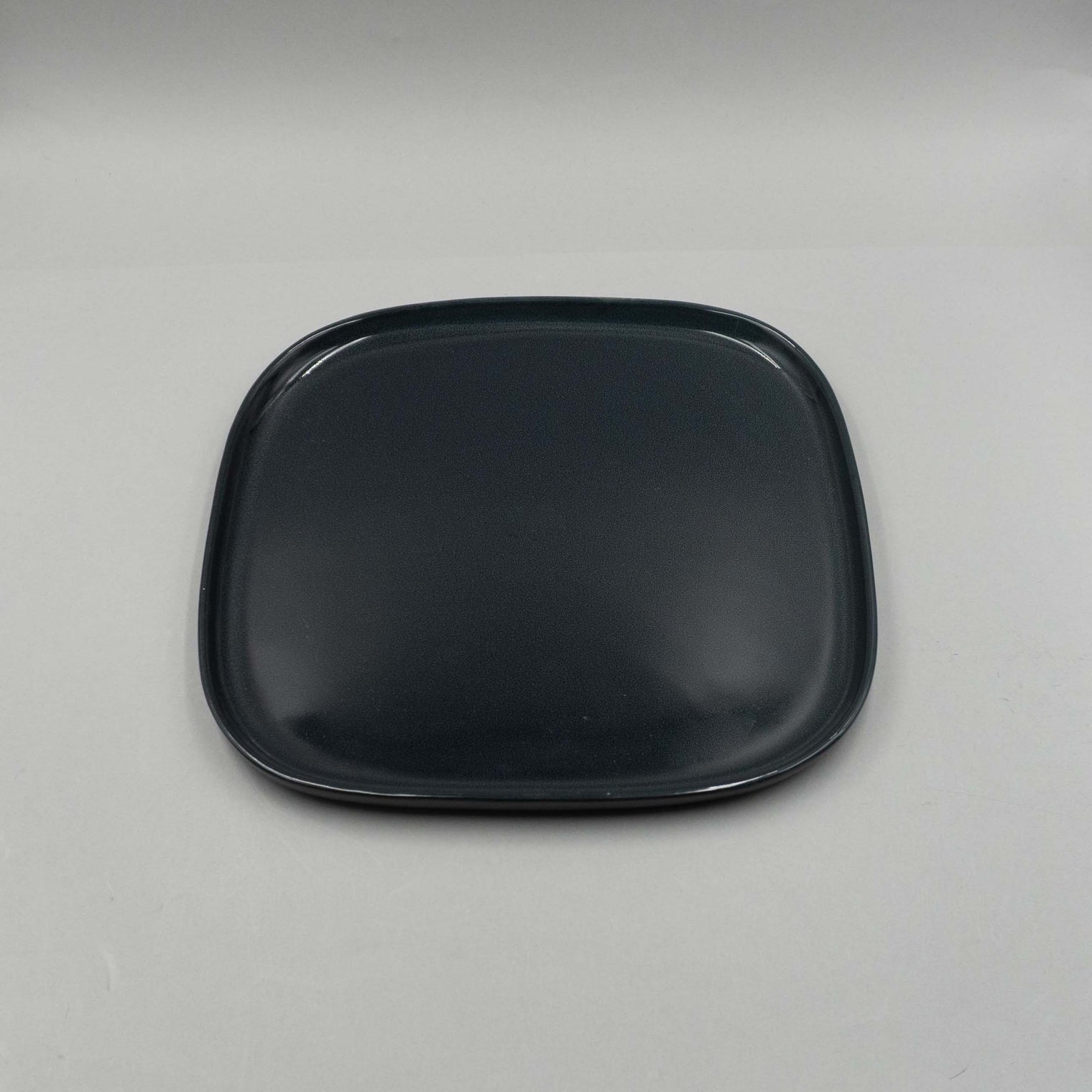 Square Large Plate, Dark Blue, 25.4cm x 25.4cm x 1.5cm, Design by Anita Le Grelle