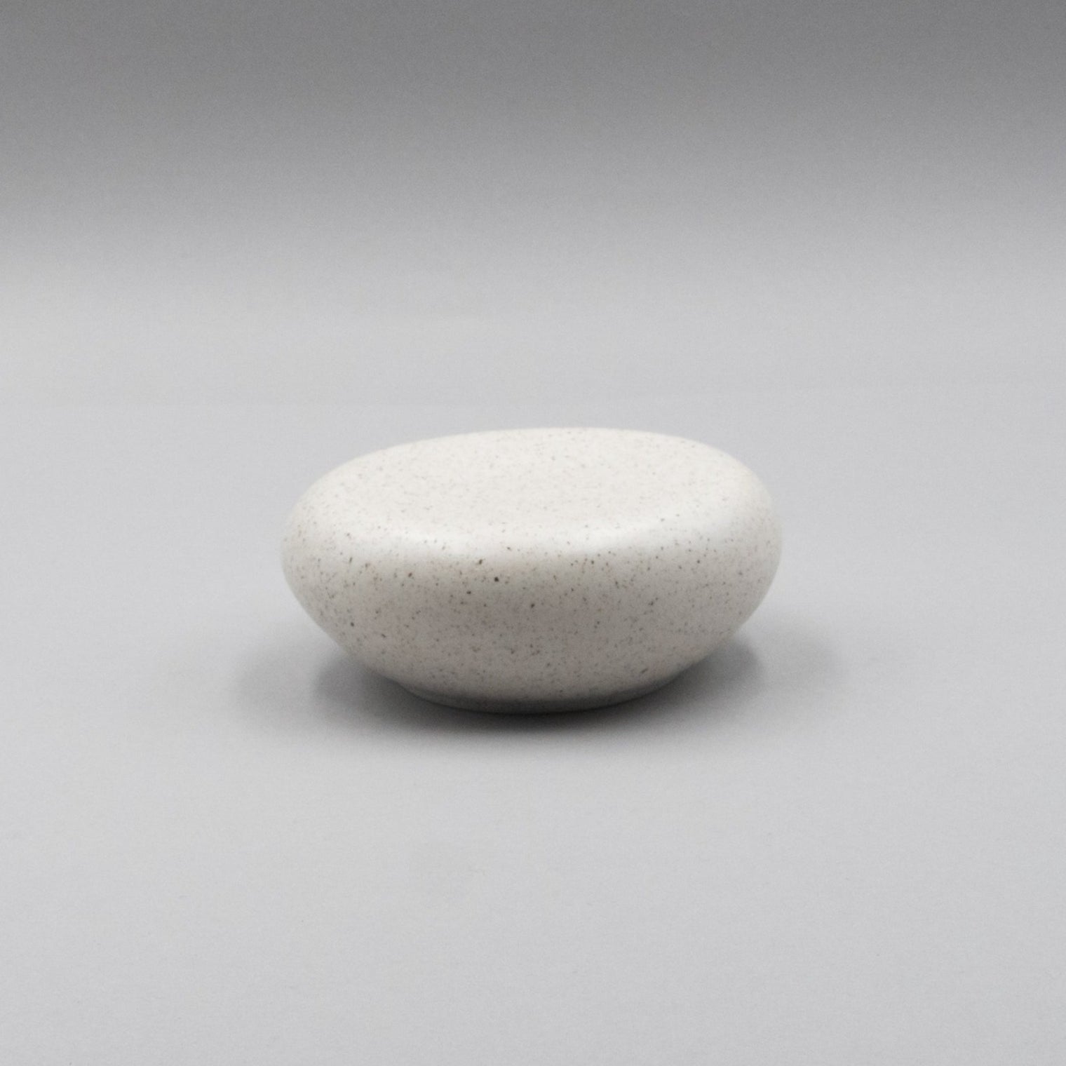Stage Ishiji Smooth Rock (S), 10.8cm x 10.1cm x H4.3cm