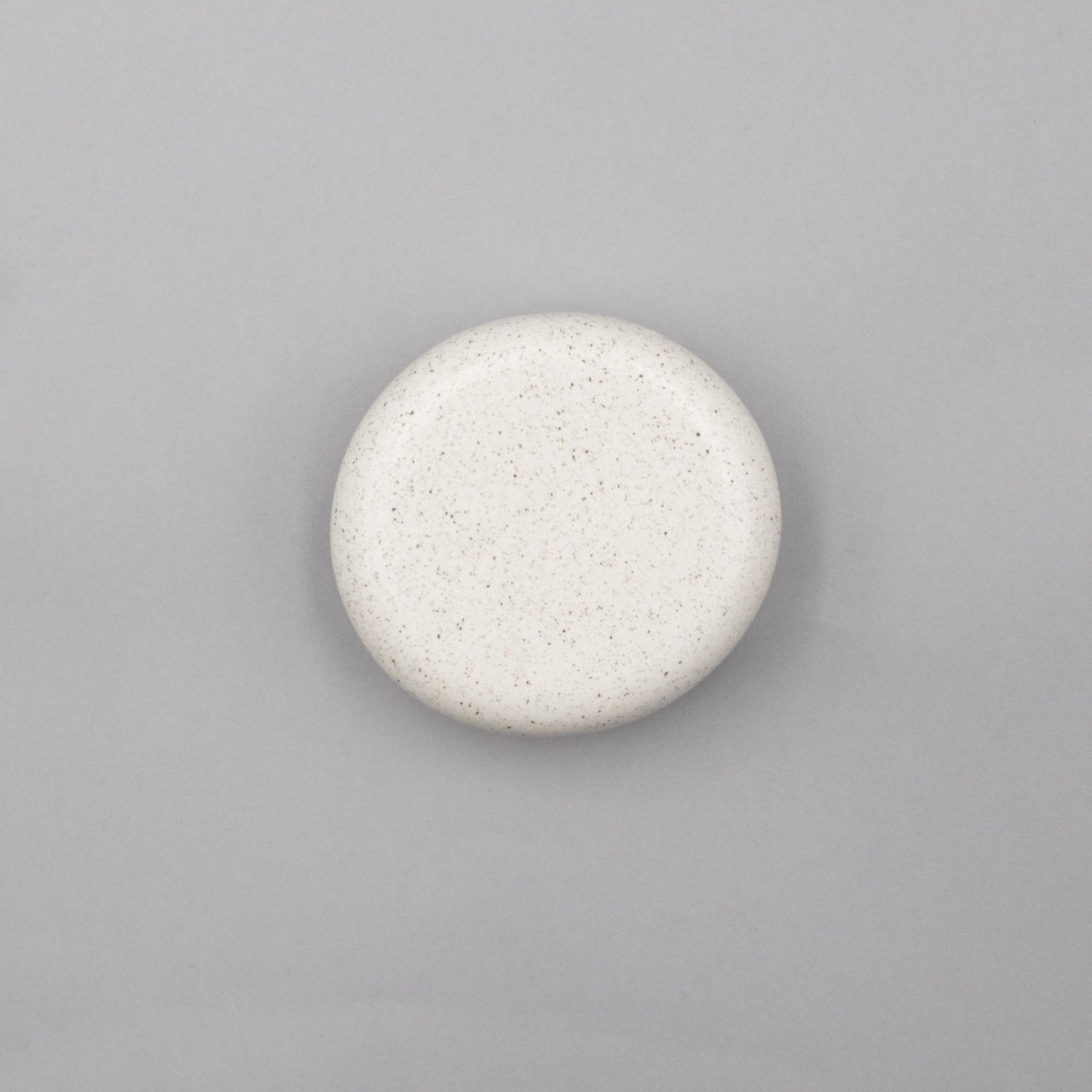 Stage Ishiji Smooth Rock (S), 10.8cm x 10.1cm x H4.3cm