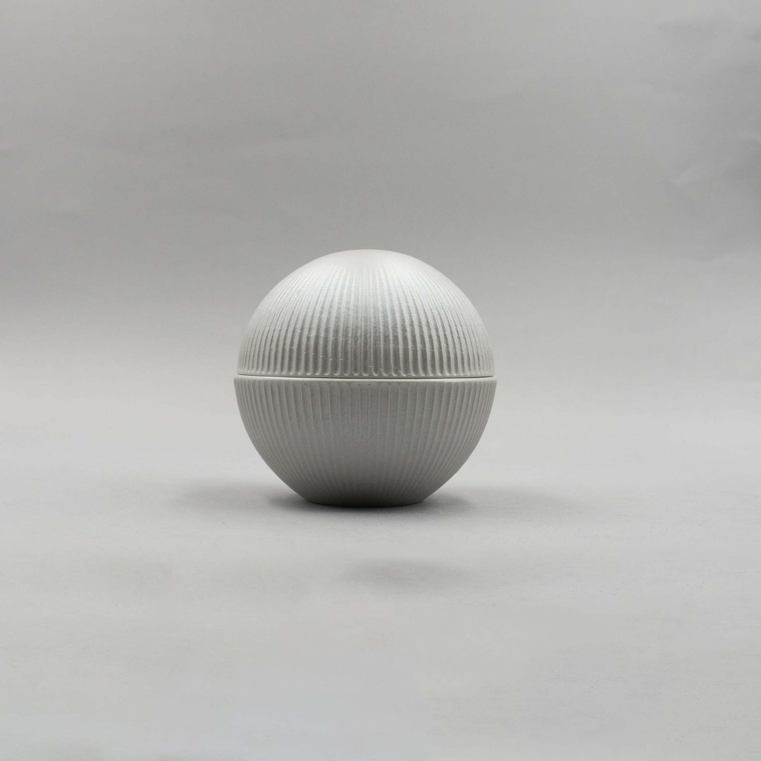 Temari Lidded Bowl Silver, 9.5cm x 8.5cm
