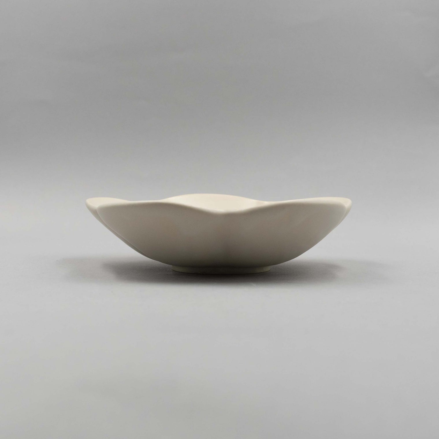 Yoshida Ume Bowl, innocent white, 175mm x 45mm