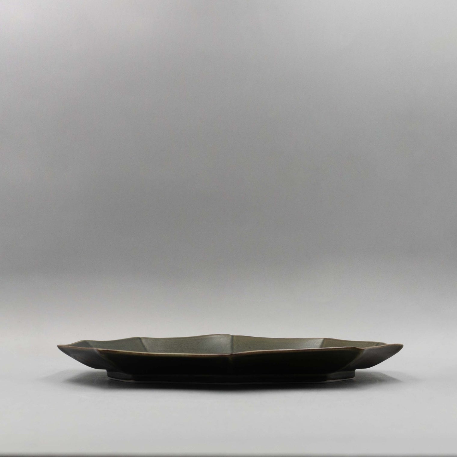 Utsuwa to Design L Deformed Plate, 26cm x 20cm, Olive Grey