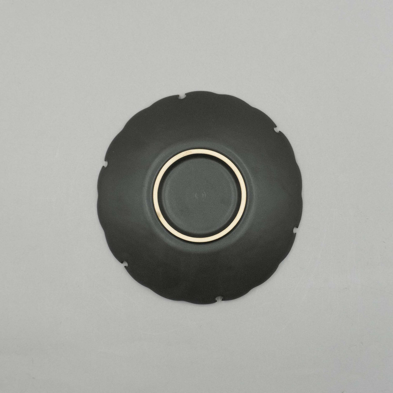 Yoshida Yukiwa Plate, elegant black, 200mm x 40mm