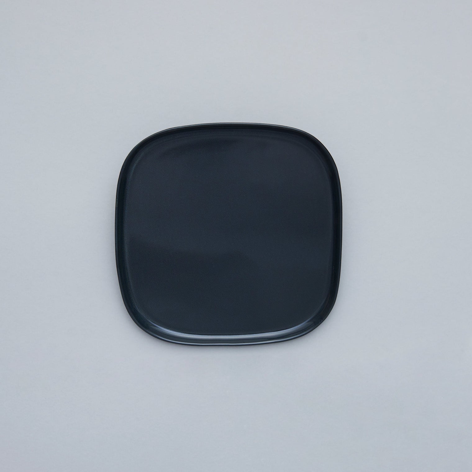 Square Large Plate, Dark Blue, 25.4cm x 25.4cm x 1.5cm, Design by Anita Le Grelle