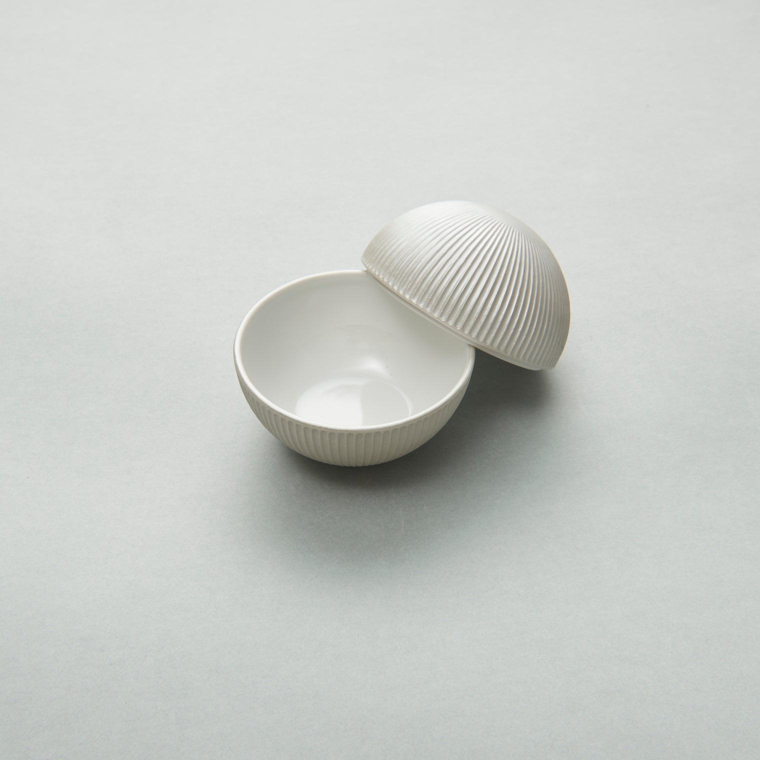 Temari Lidded Bowl Silver, 9.5cm x 8.5cm