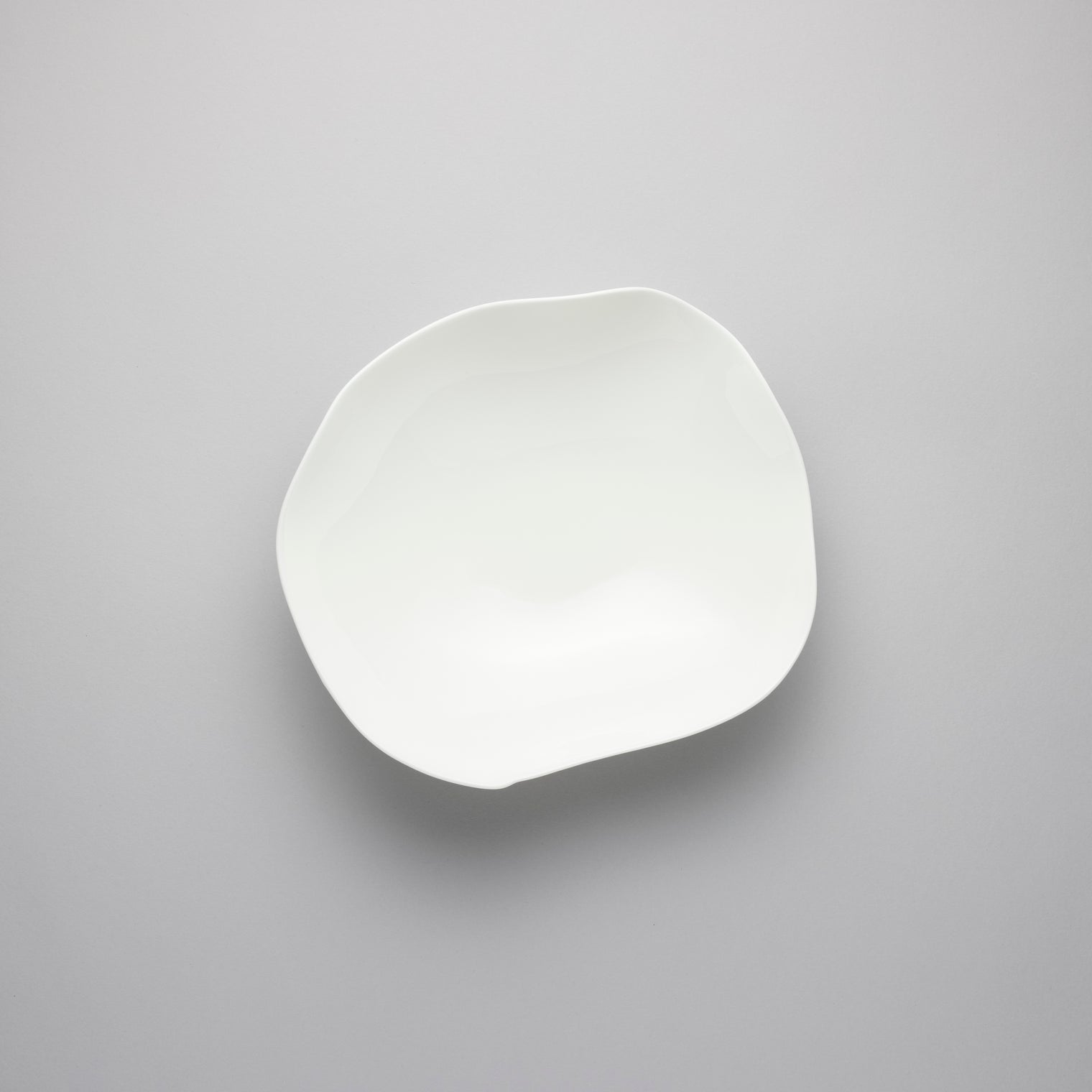Sjanti Bowl, 24cm x H4cm, Design by Roos Van de Velde