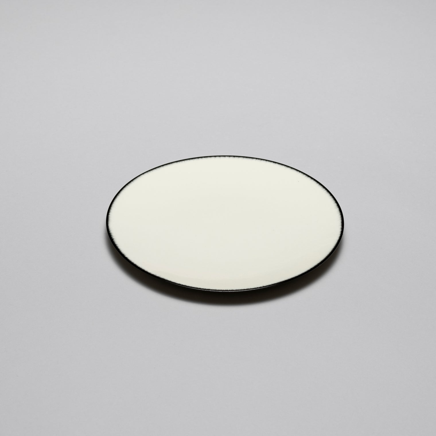 Plate, 17.5cm, Dé Off-White/Black VAR 1, Ann Demeulemeester