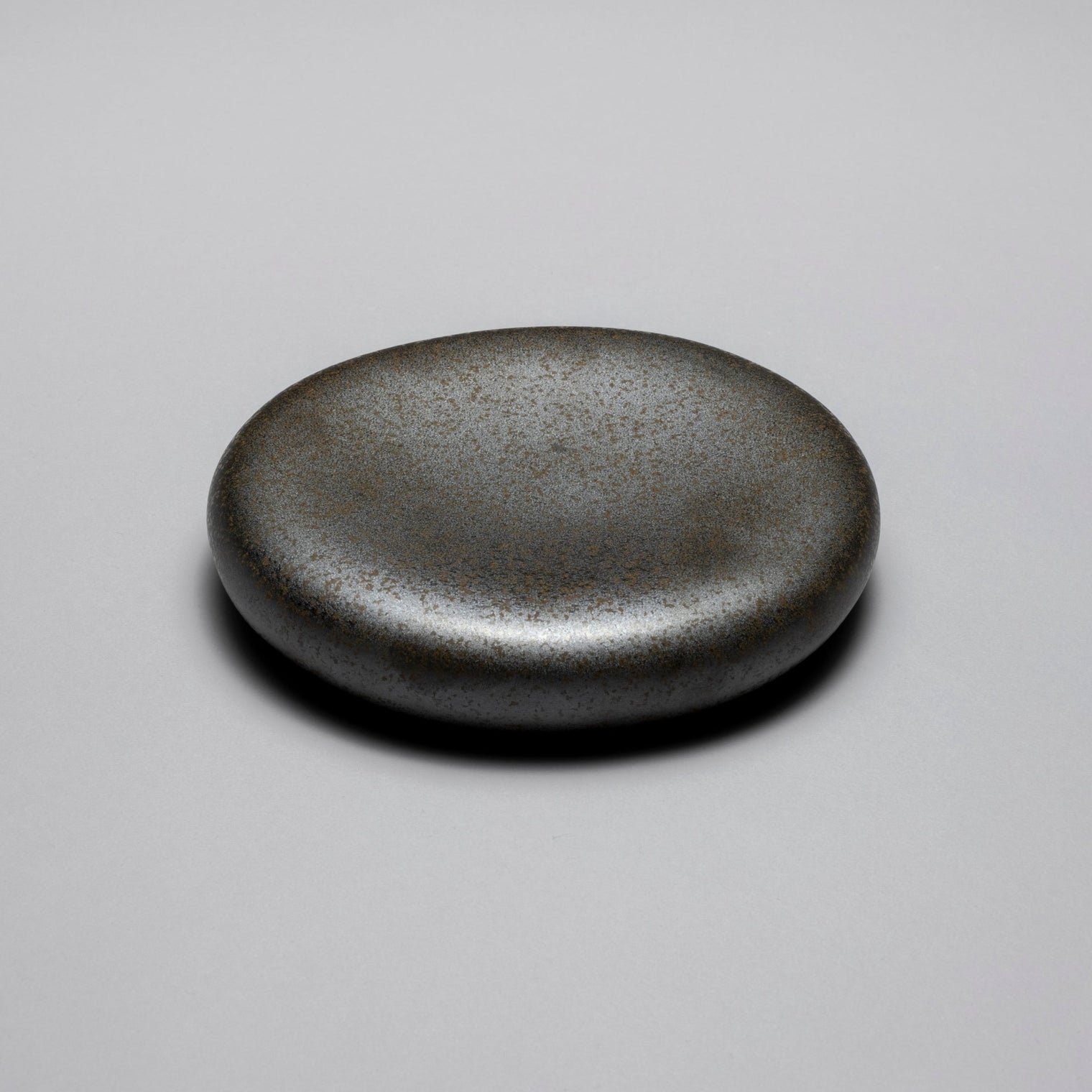 Stage Miroku Rock Plate, 20.2cm x 17.9cm x H4.1cm