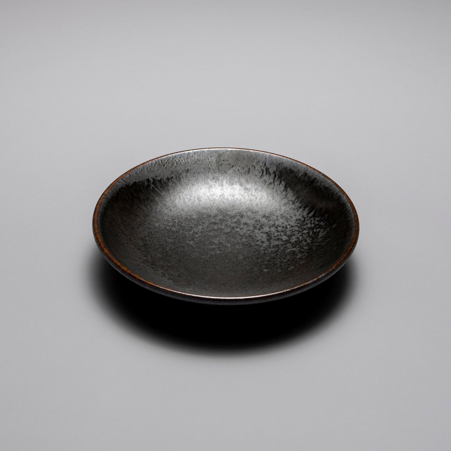 Jakuen Shallow Bowl, 22.9cm x H5.3cm