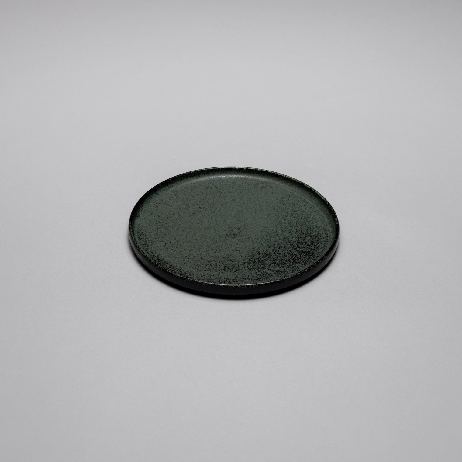 Kokuteki Short Rim Plate, 19cm x 19cm x H1.6cm