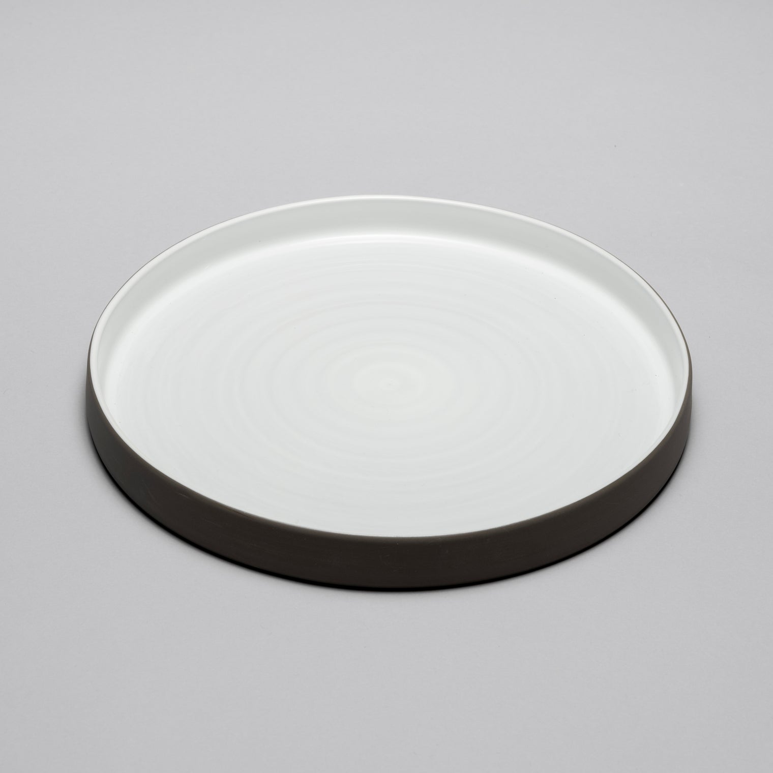 Large Plate, 25.5cm x H2.9cm, Design by Martine Keirsebilck