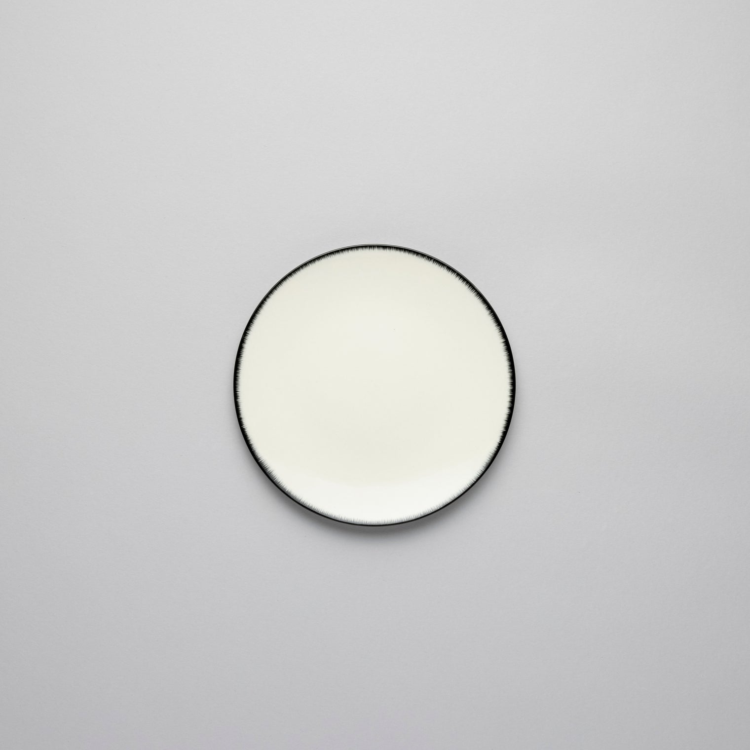 Dessert Plate, 14cm, Dé Off-White/Black VAR 1, Design by Ann Demeulemeester