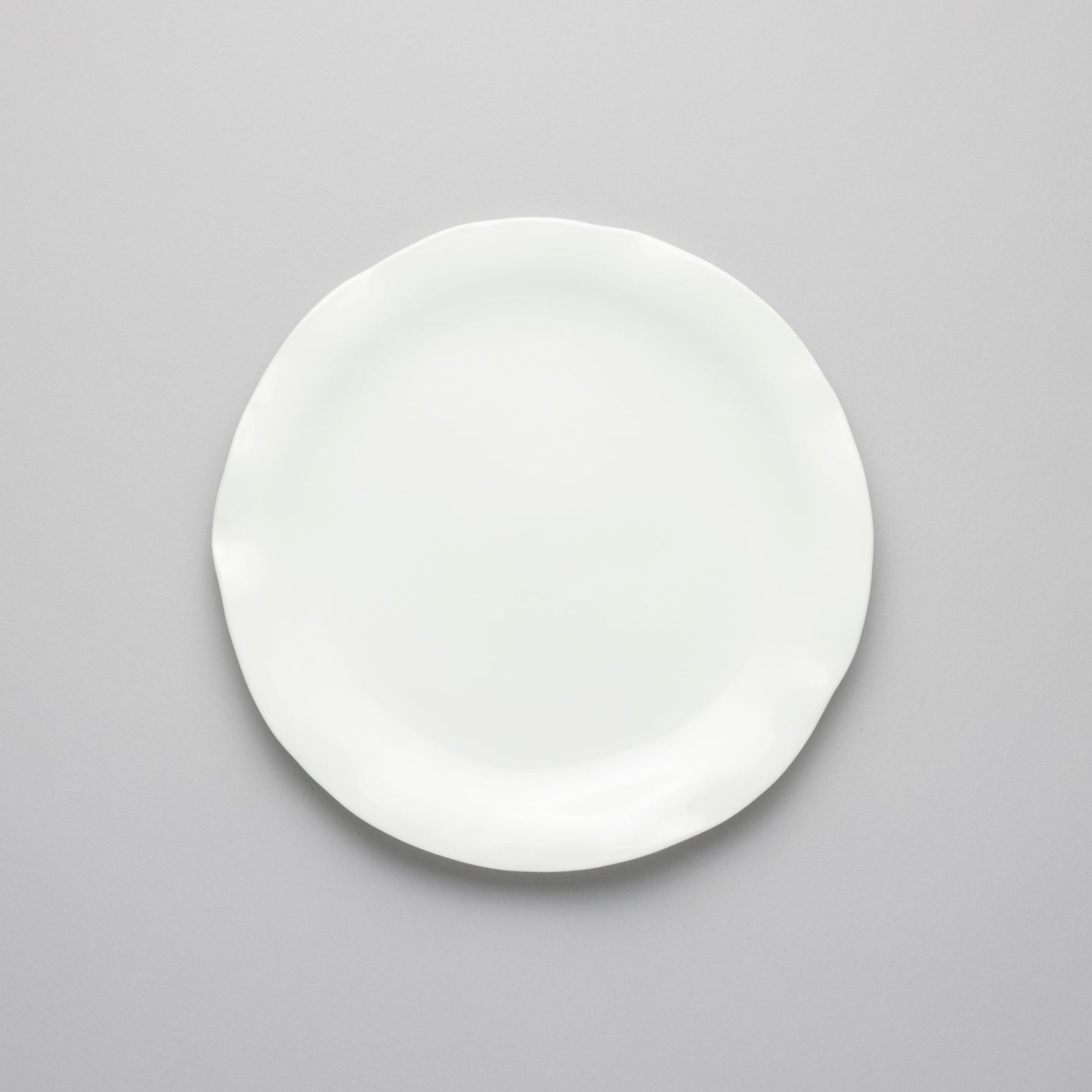 Round Sun Dinner Plate, 24cm x H1.8cm, Design by Roos Van de Velde
