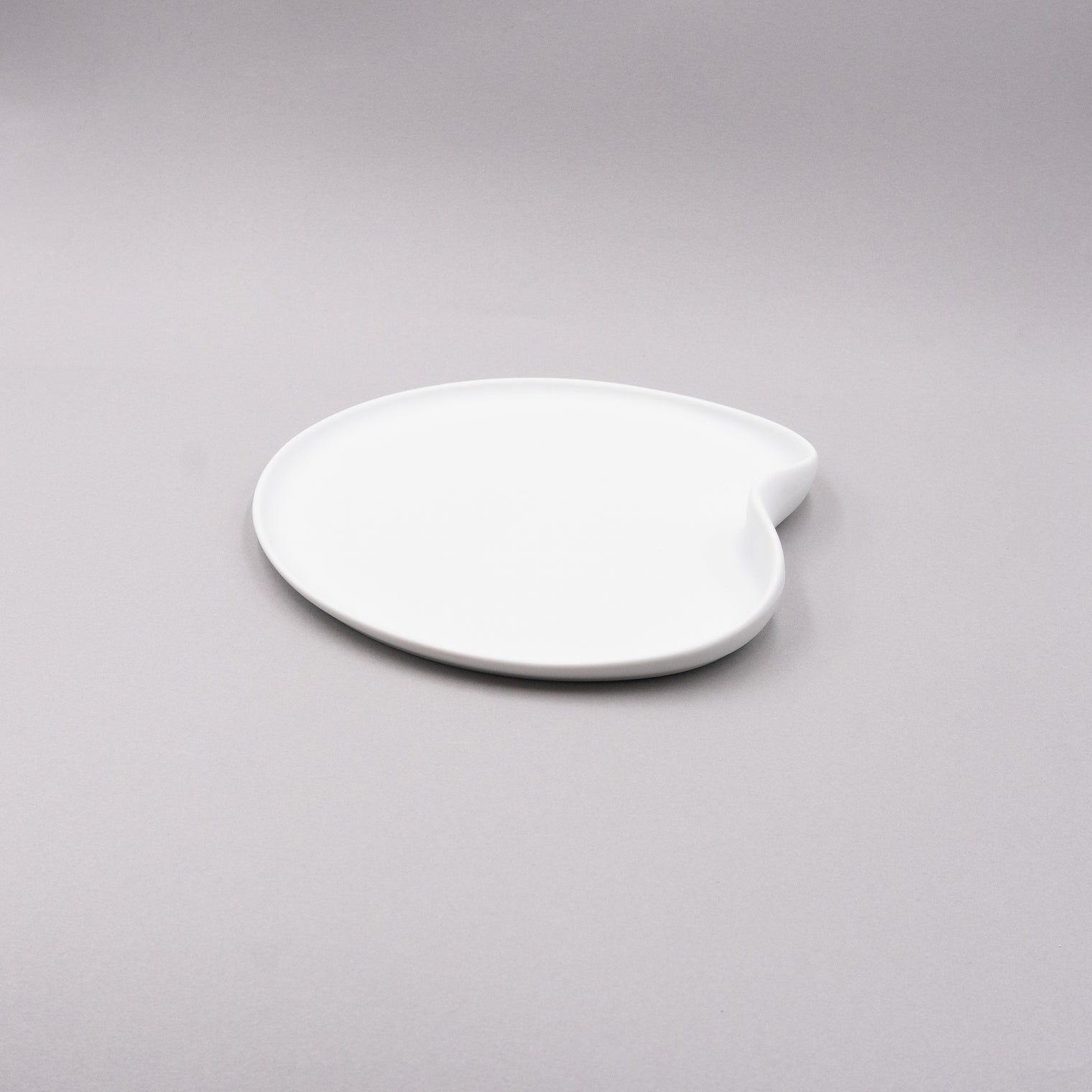 Bisque White AT Plate, 20cm x 18cm x H1cm, Design by Moriyama