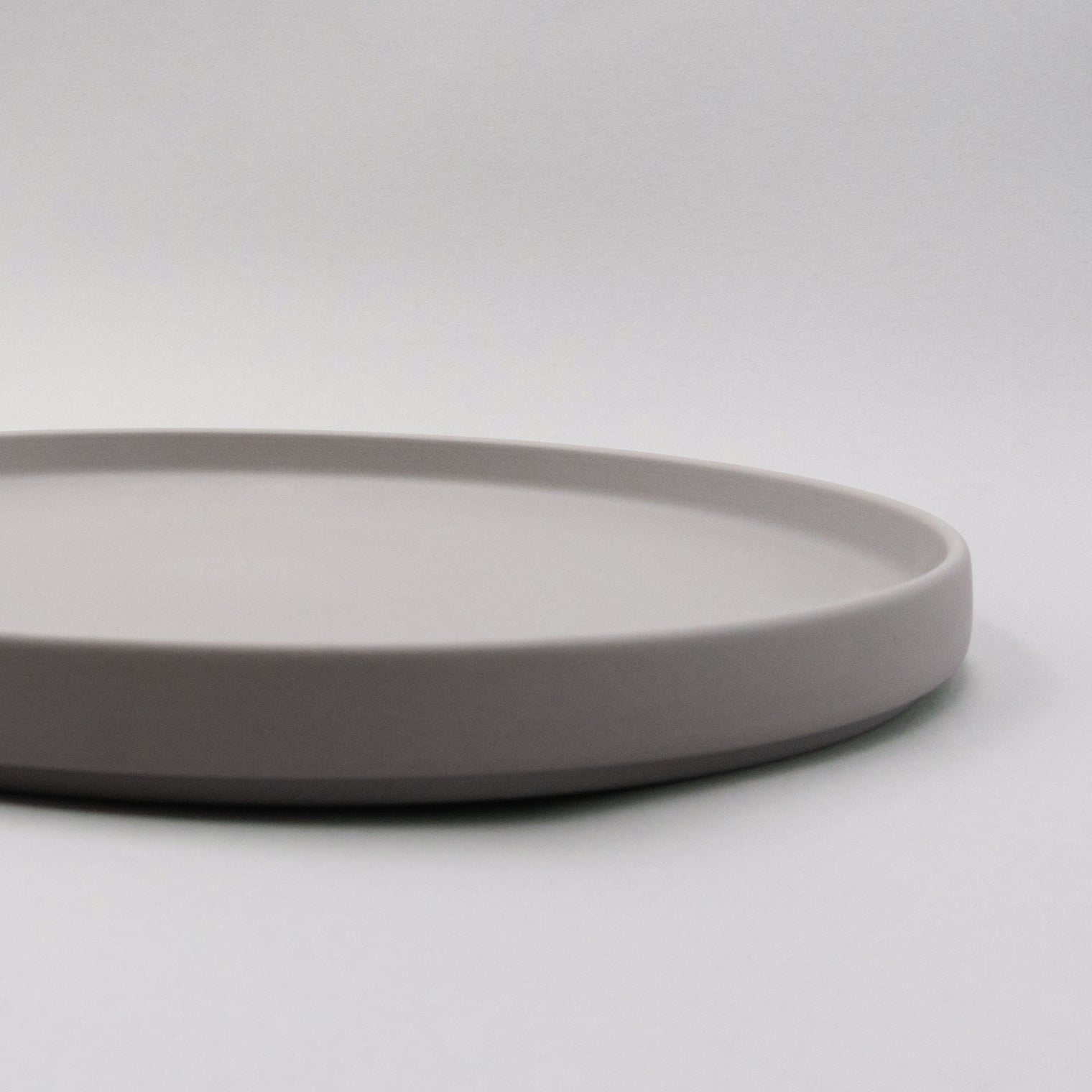 Blend Gray Round Tray, 26cm, Moriyama
