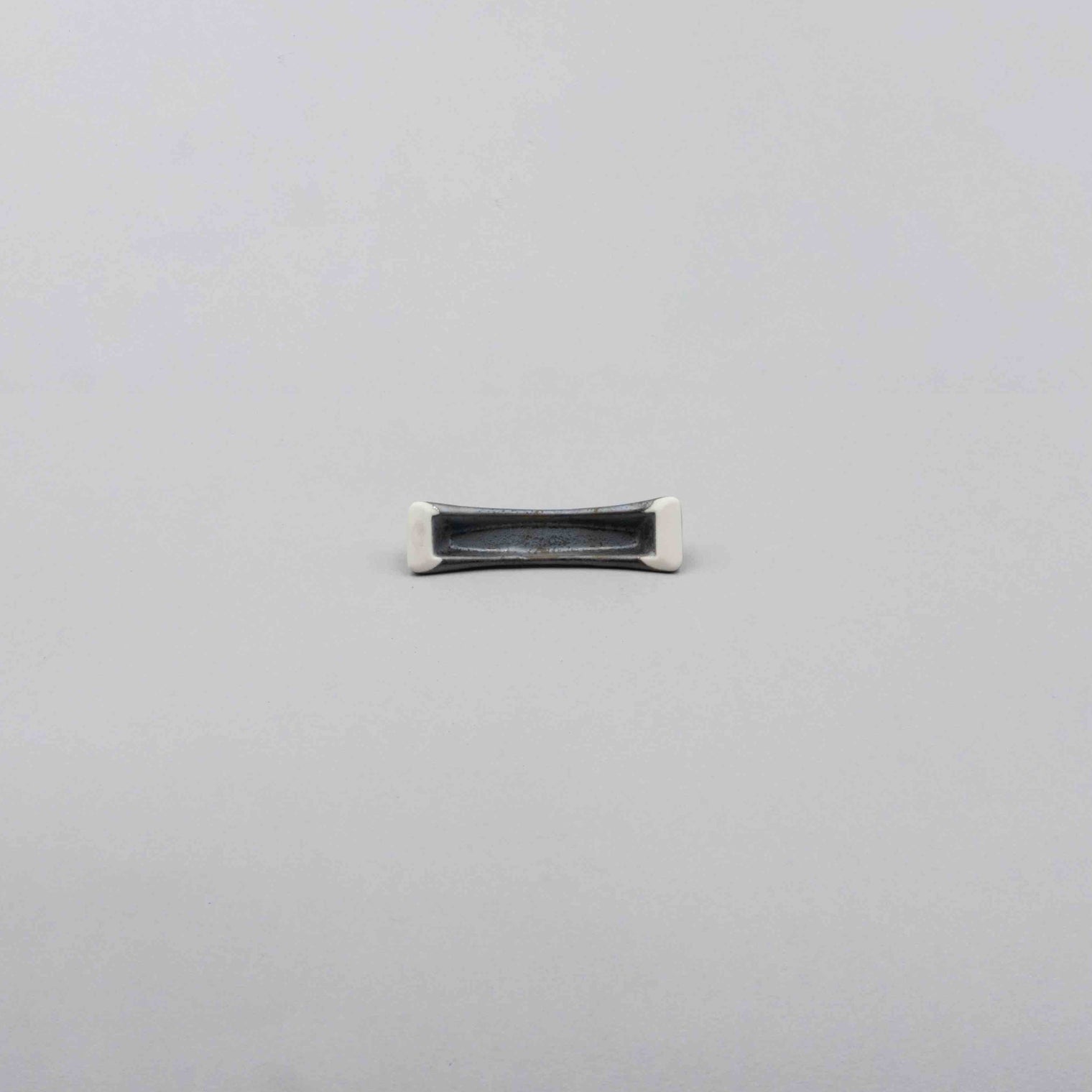 Miroku Triangle Chopstick Rest, 7cm x W2cm