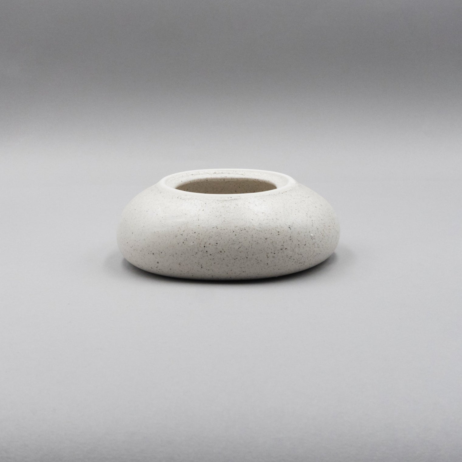 Stage Ishiji Smooth Rock, 14cm x H4.5cm