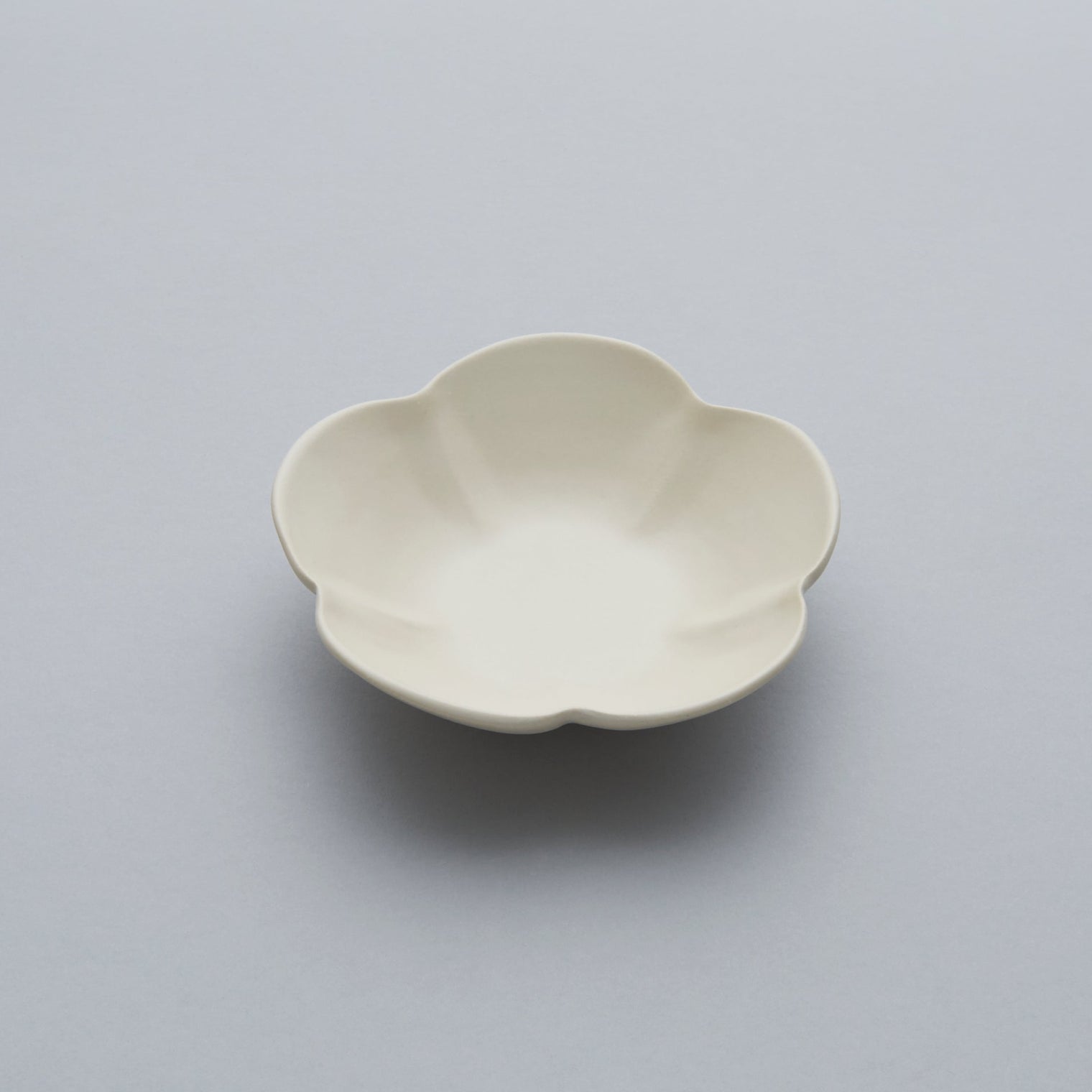 Yoshida Ume Bowl, innocent white, 175mm x 45mm