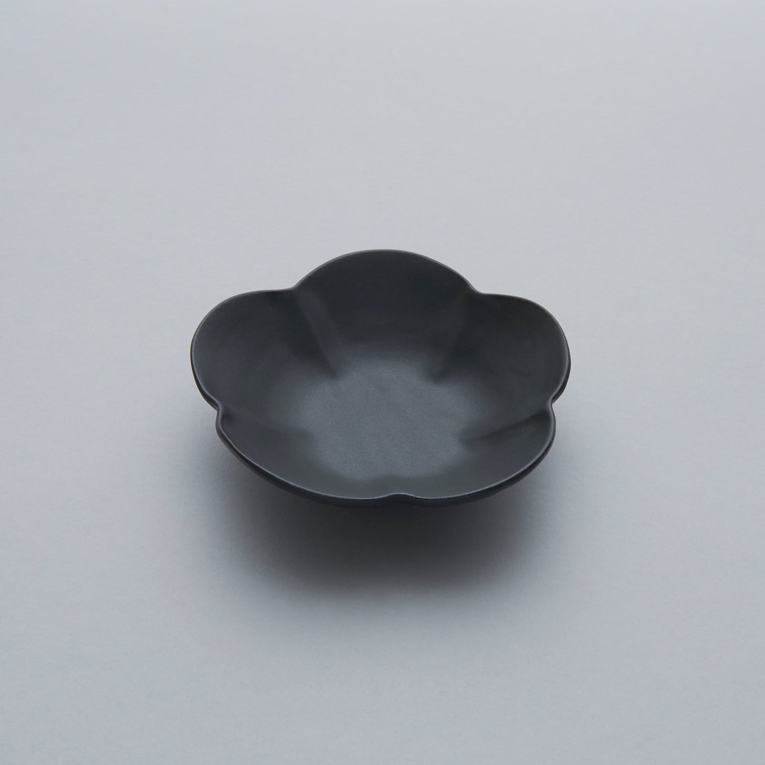 Yoshida Ume Bowl, Elegant Black, 175mm x 45mm