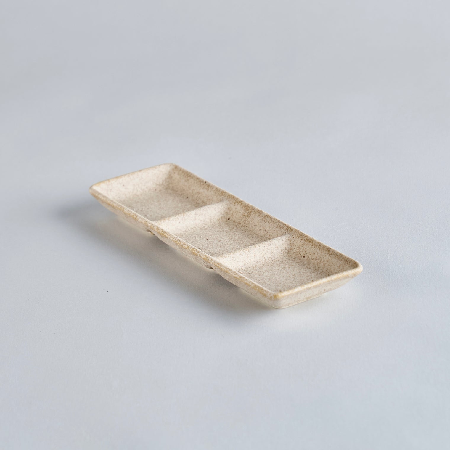 Kigoromo Saucer, 18.5cm x 6.6cm x H1.9cm