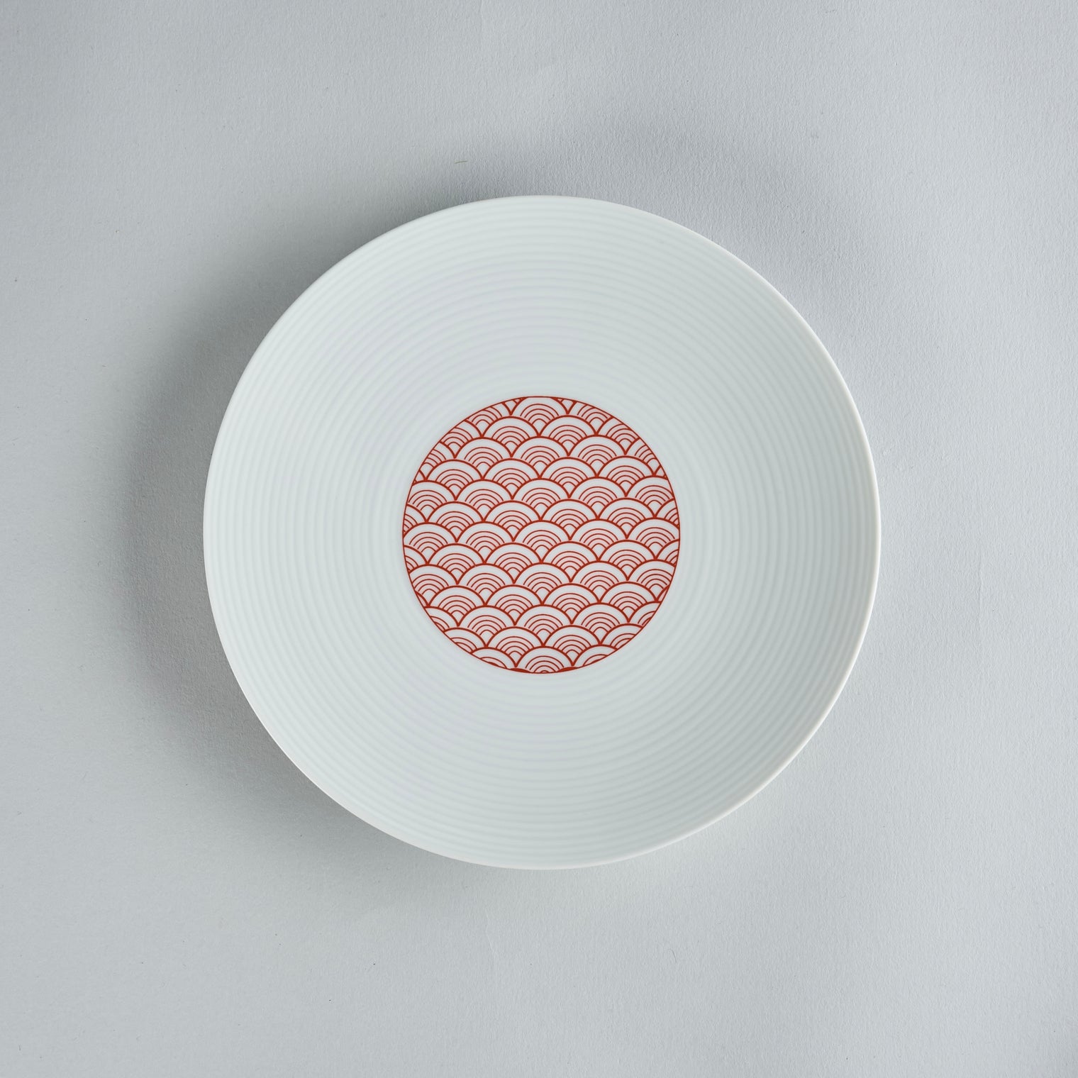 Eiho Porcelain, Seigaiha, Red Plate, 19cm