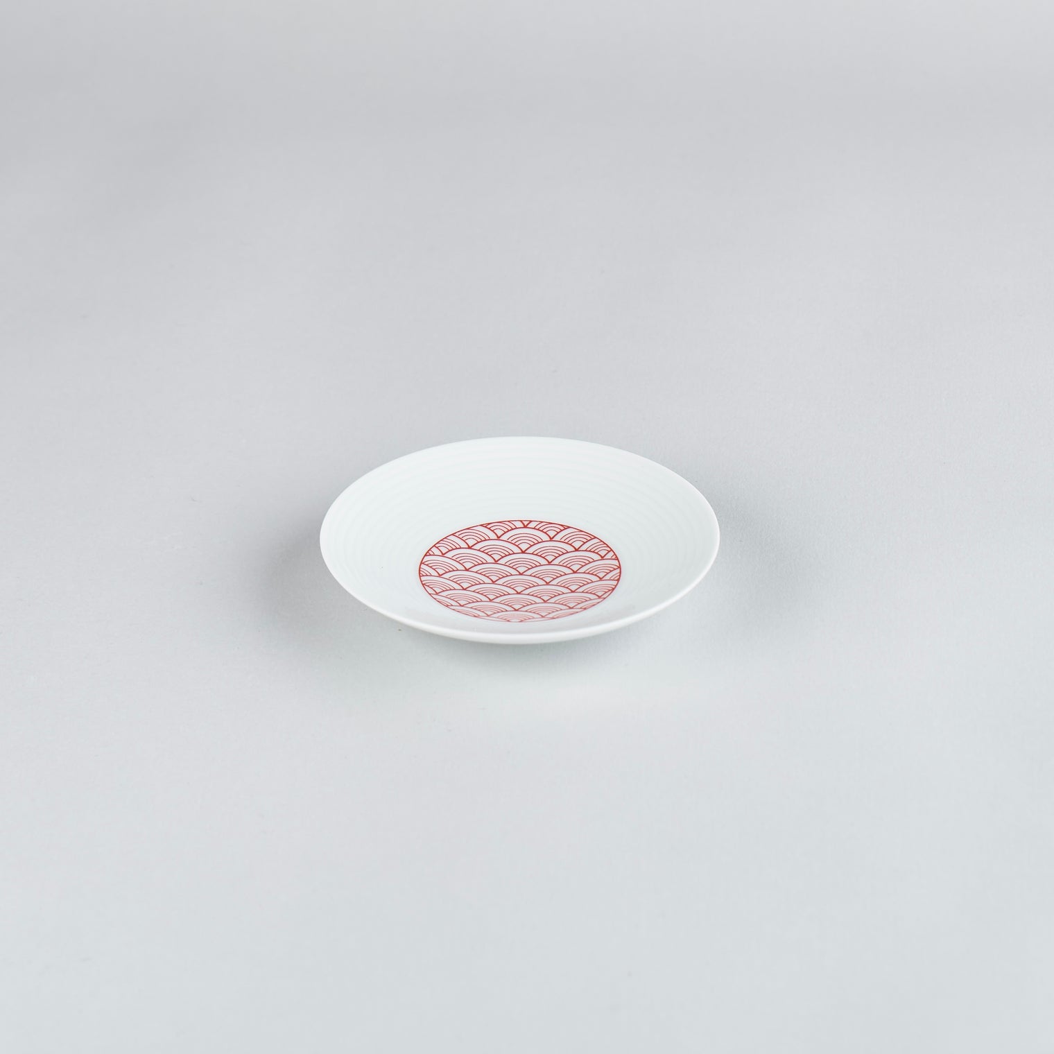 Eiho Porcelain, Seigaiha, Red Plate, 11cm