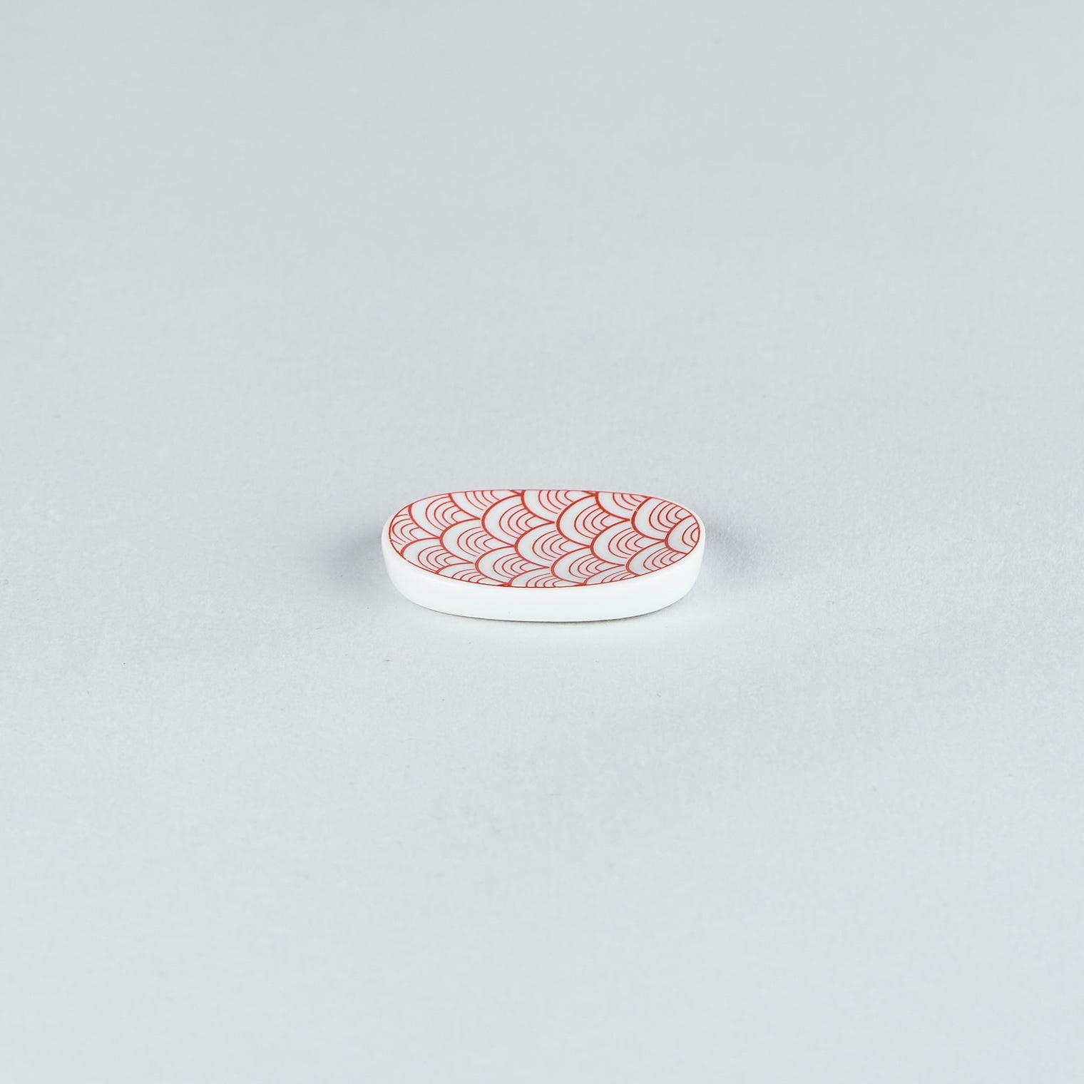 Eiho Porcelain, Seigaiha, Red Chopstick Rest