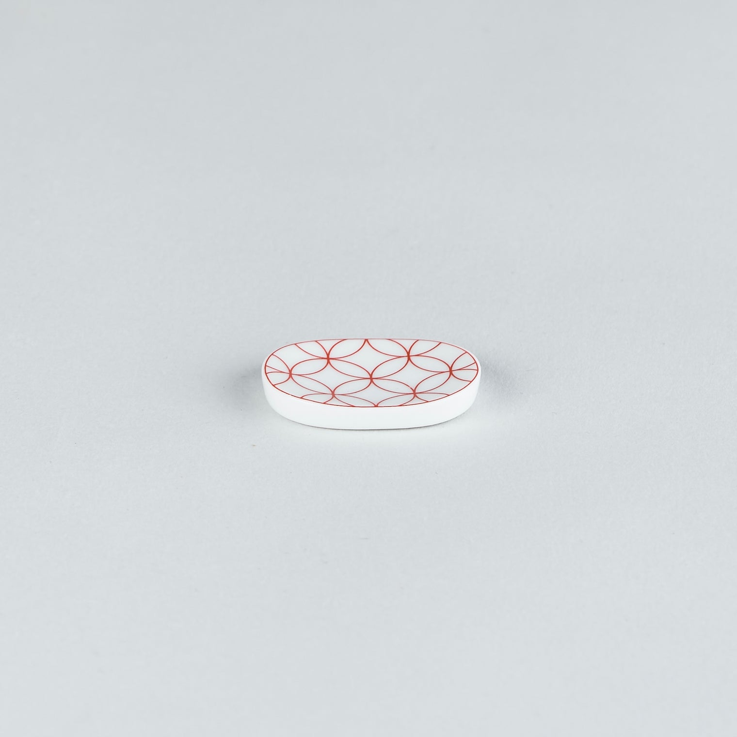 Eiho Porcelain, Shippo, Red Chopstick Rest