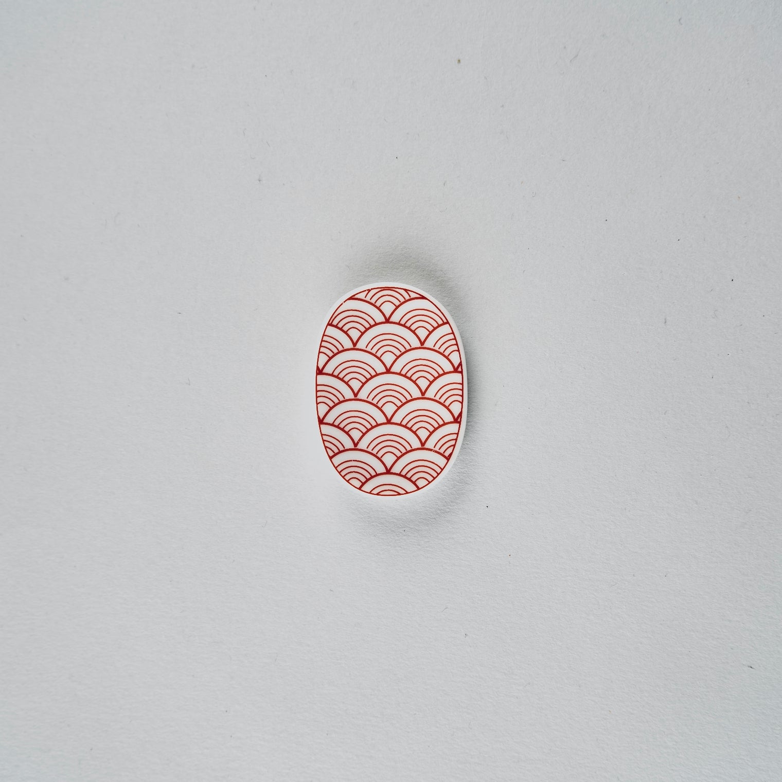 Eiho Porcelain, Seigaiha, Red Chopstick Rest