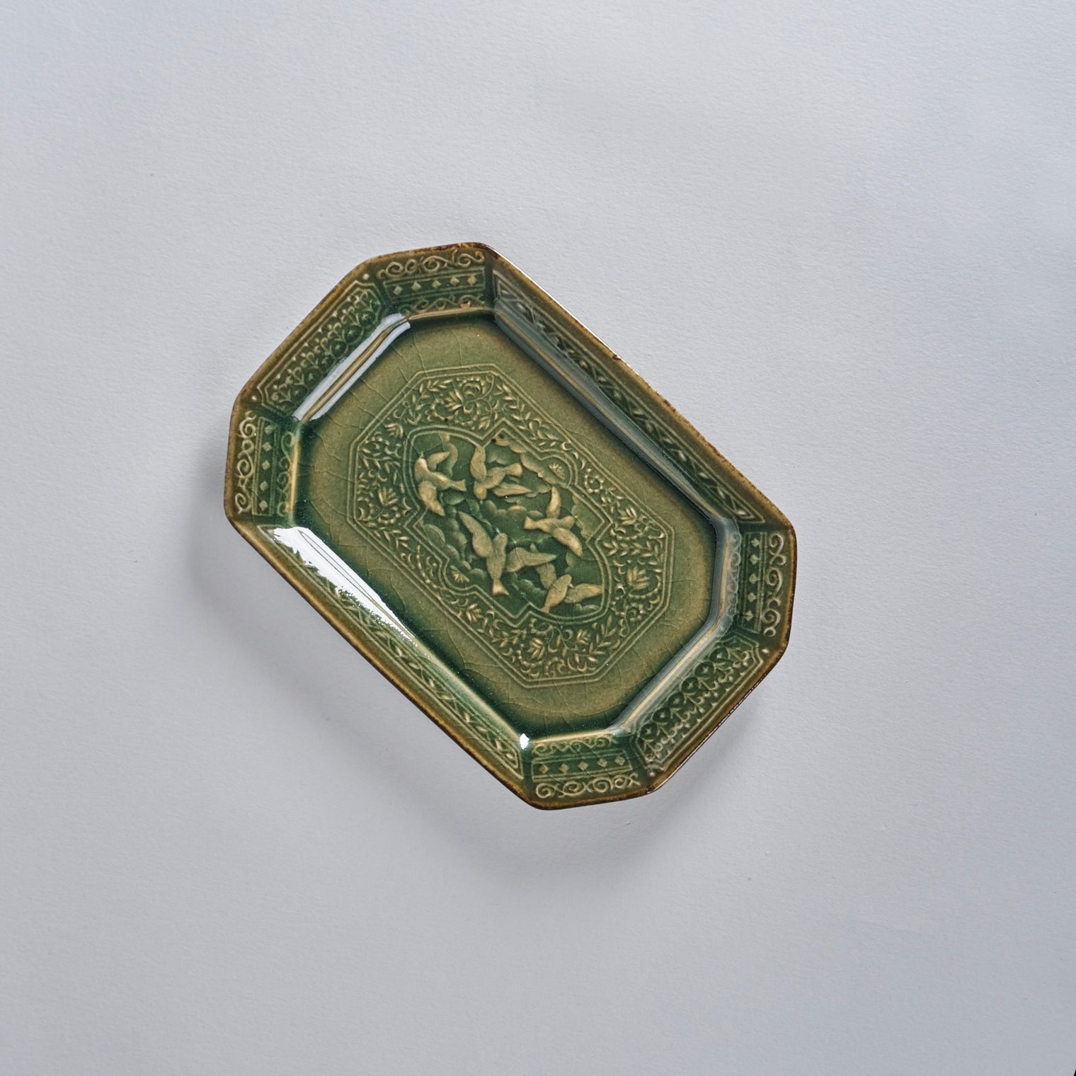 Suiyo Relief Klimt S Celadon, 168 x 113 x H15mm