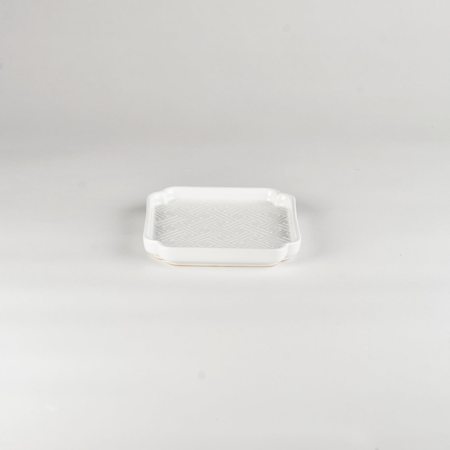 Jang Hun Seong Square Pattern Plate, White, 13.8 x 13.8 x 2cm