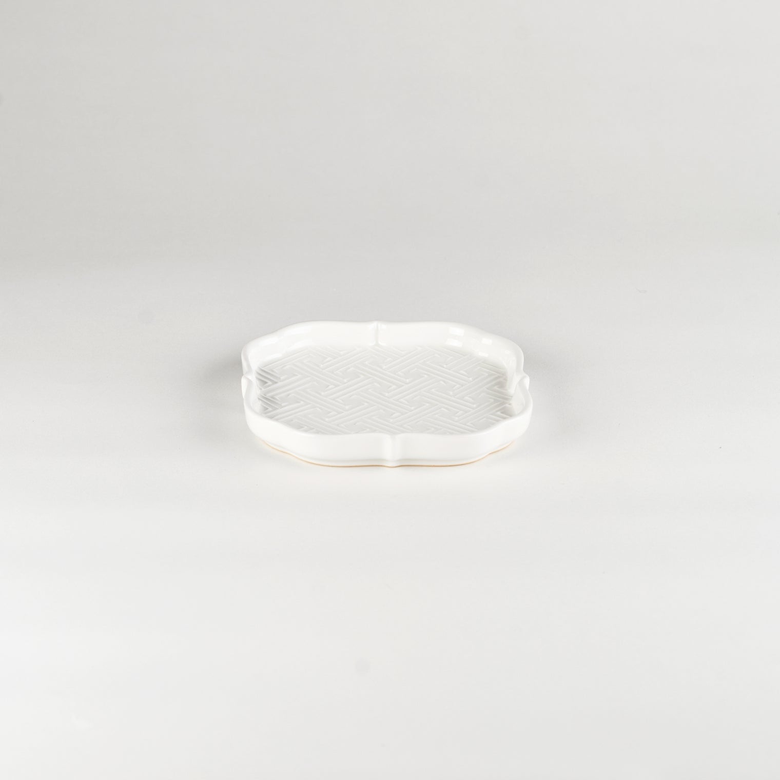 Jang Hun Seong Flower Square Pattern Plate in White, 14.2 x 14.2 x 2cm