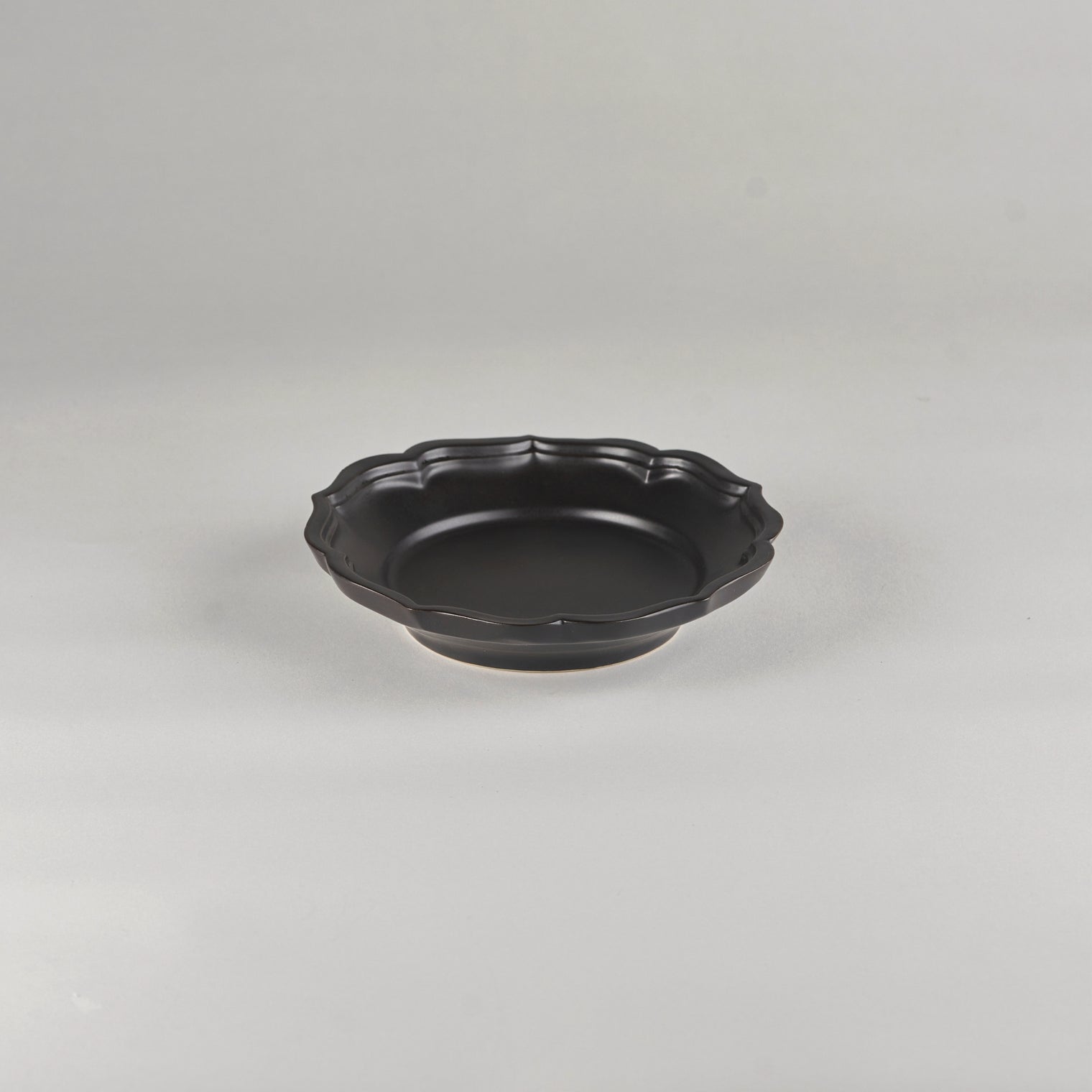 Usukiyaki, Ryouka Rim Plate Small, Black
