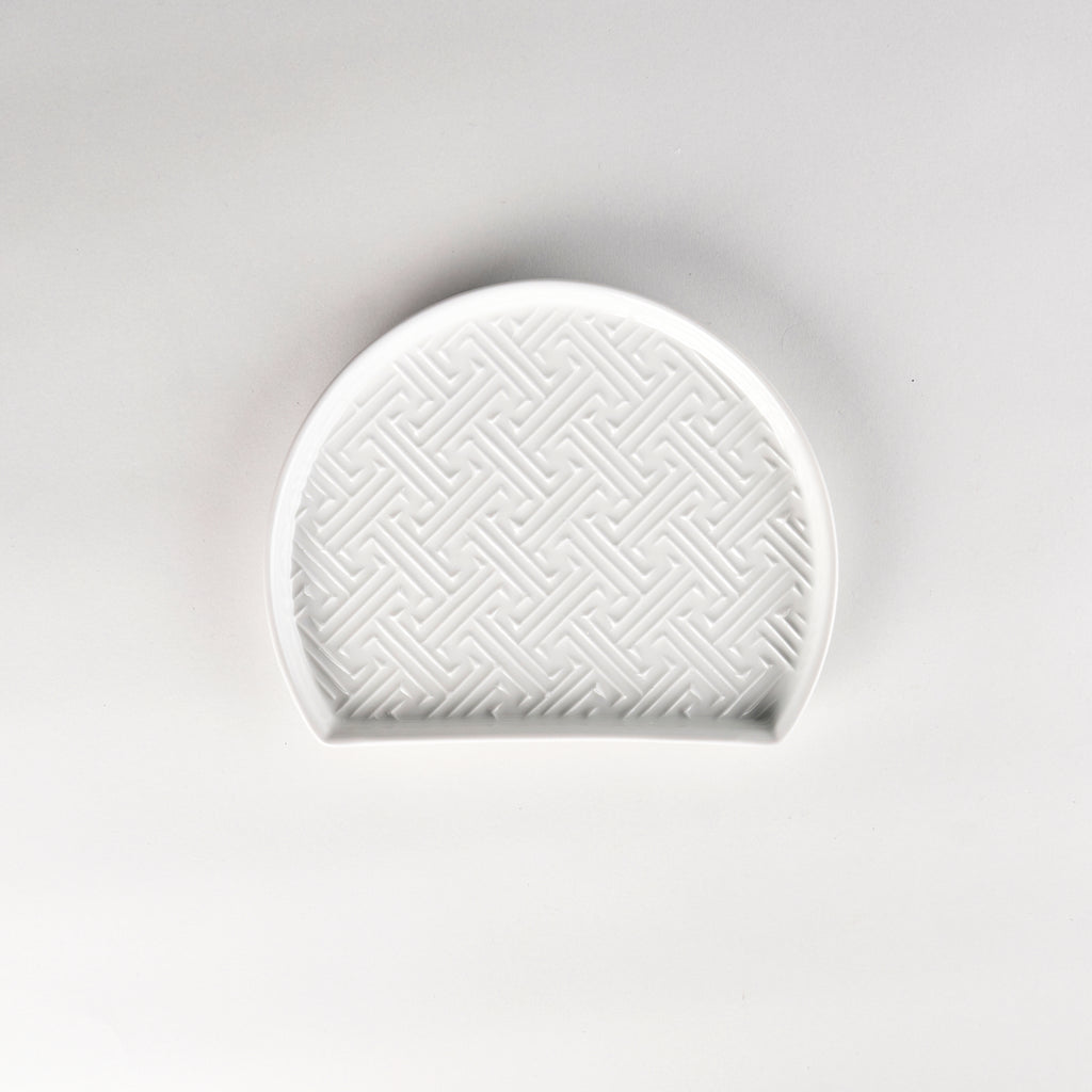 Jang Hun Seong Half-Moon Pattern Plate in White, 18 x 14.8 x 1.5cm