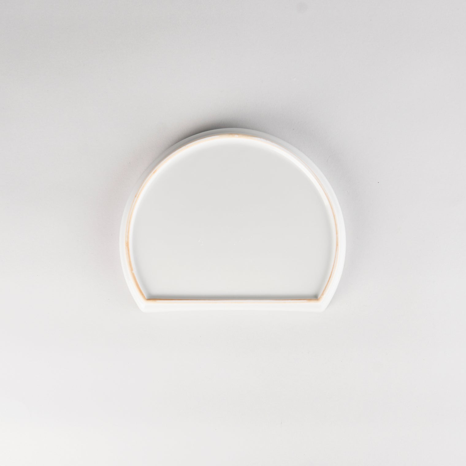 Jang Hun Seong Half-Moon Pattern Plate in White, 18 x 14.8 x 1.5cm