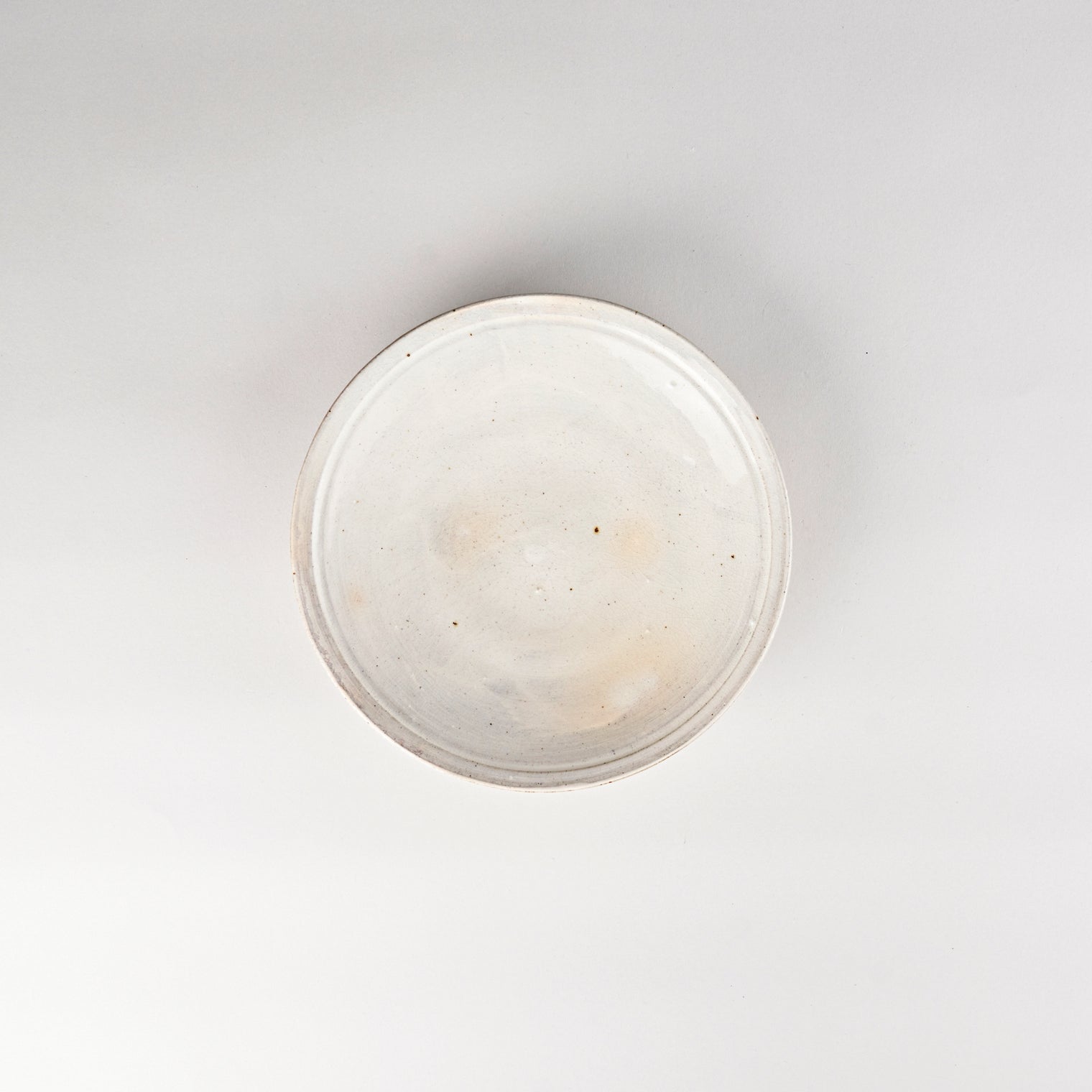 Jang Hun Seong Small Round Plate, 18.5 x 3cm