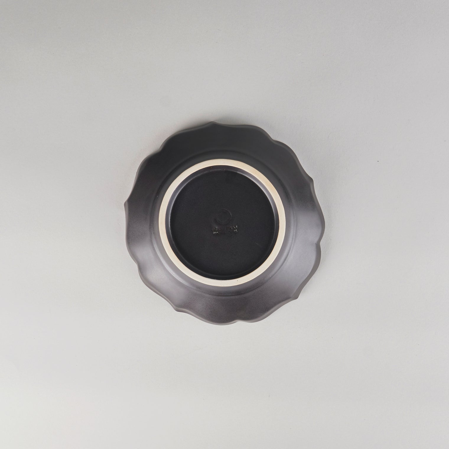 Usukiyaki, Ryouka Rim Plate Small, Black