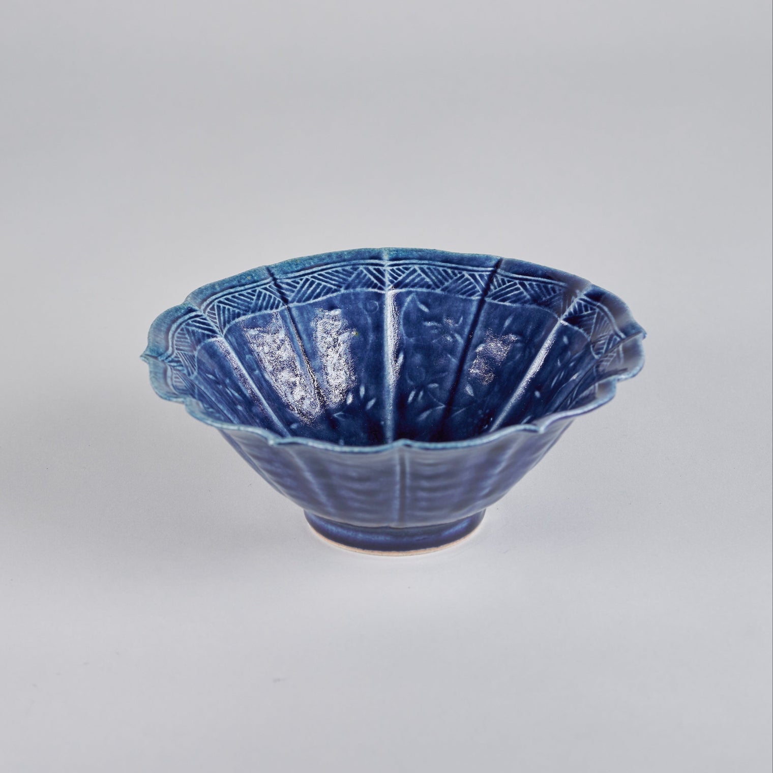 Takimuro Kiln,Flower and Grass Design Flower Bowl, 16.5cm