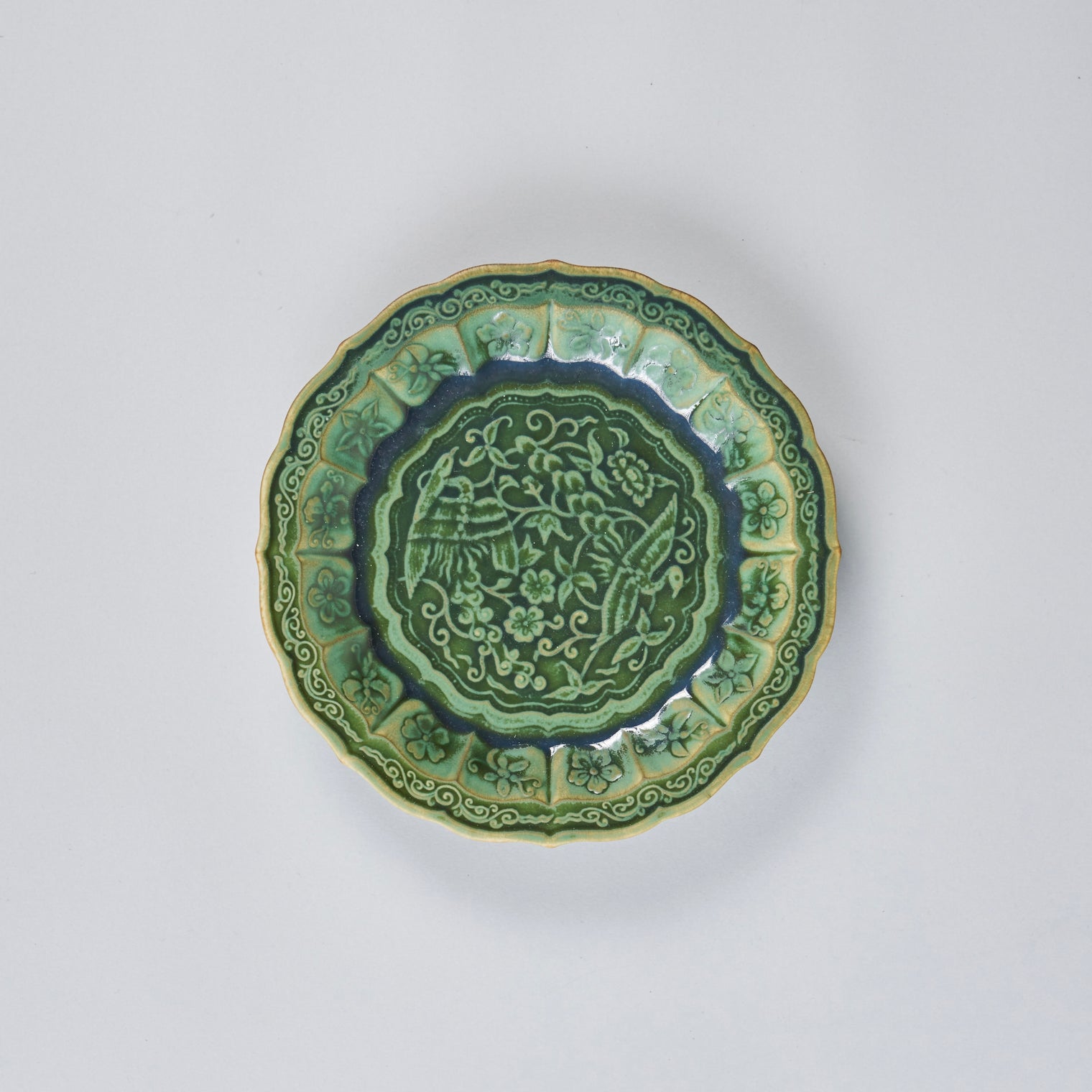 Fukusan Gama Flower and bird carved 5’ dish,  Oribe, 16cm x 16cm x H2.8cm