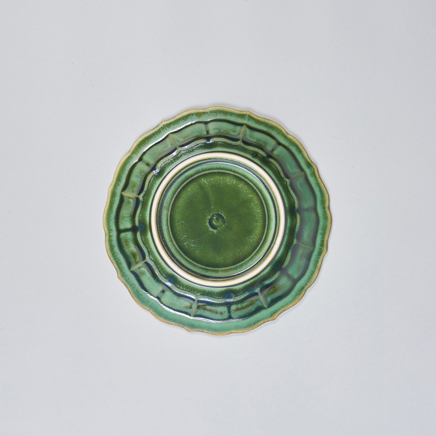 Fukusan Gama Flower and bird carved 5’ dish,  Oribe, 16cm x 16cm x H2.8cm