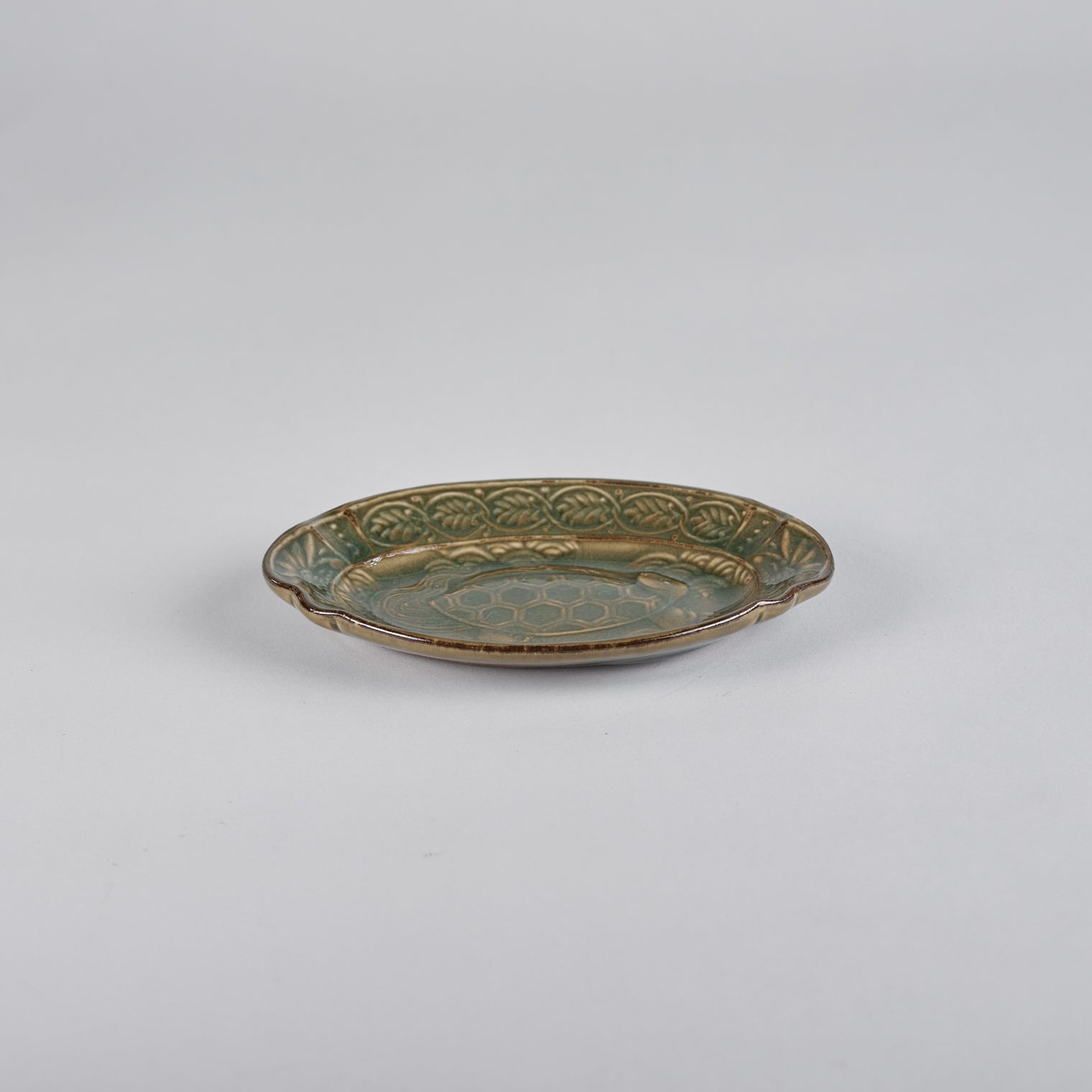 Suiyo Embossed Oval SS Turtle Celadon, 148 x 110 x H18mm