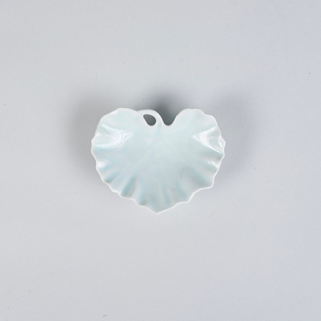 Fukusan Gama Tsuwa-style Small Serving Dish, Celadon Glaze, 10cm x 8cm x H2.8cm