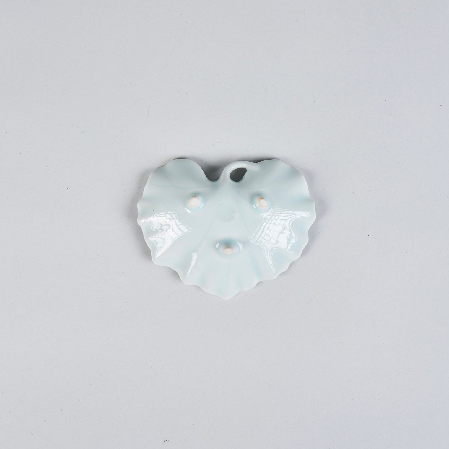 Fukusan Gama Tsuwa-style Small Serving Dish, Celadon Glaze, 10cm x 8cm x H2.8cm