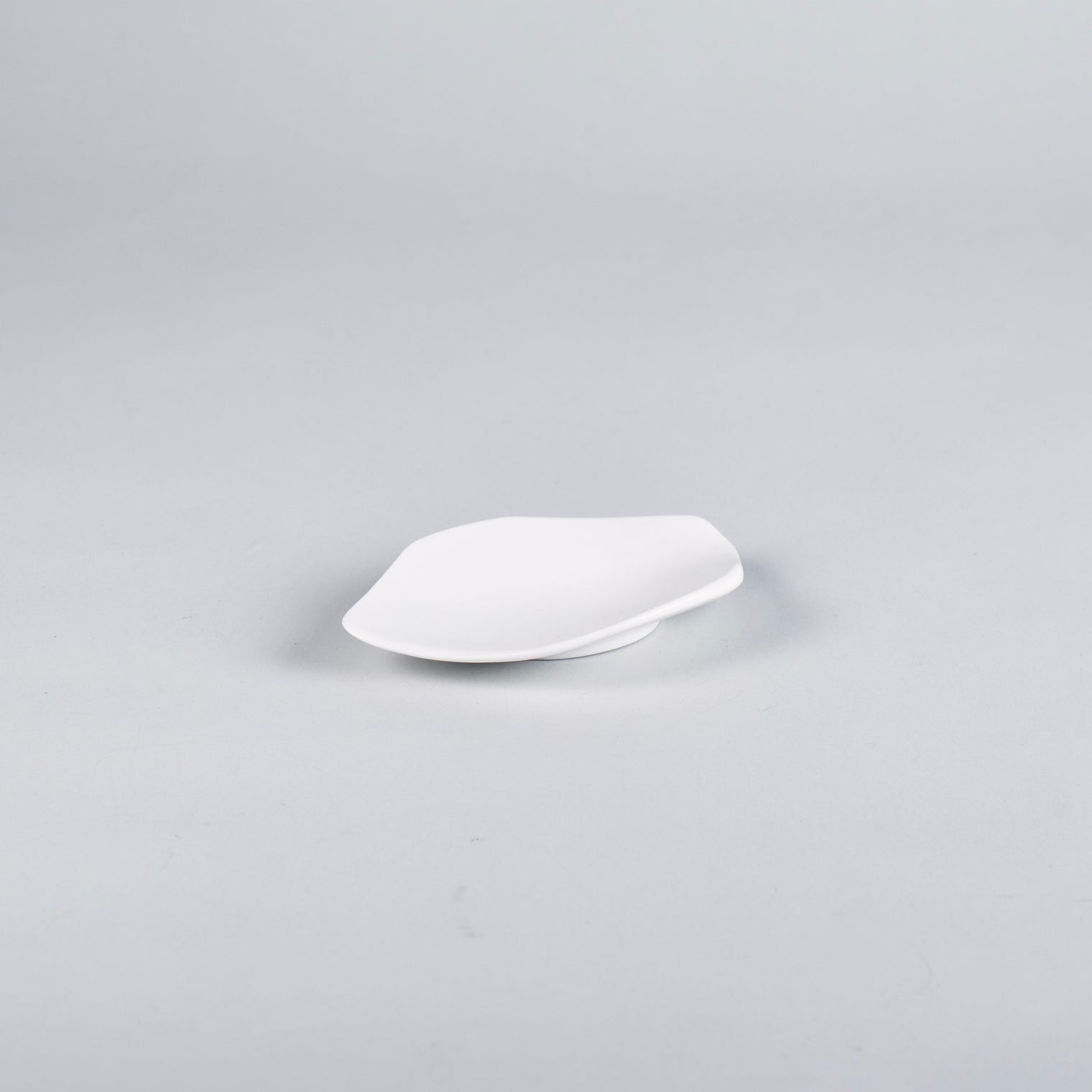 Mujagi Petal Plate M, 12.5cm x 8cm x H2.5cm